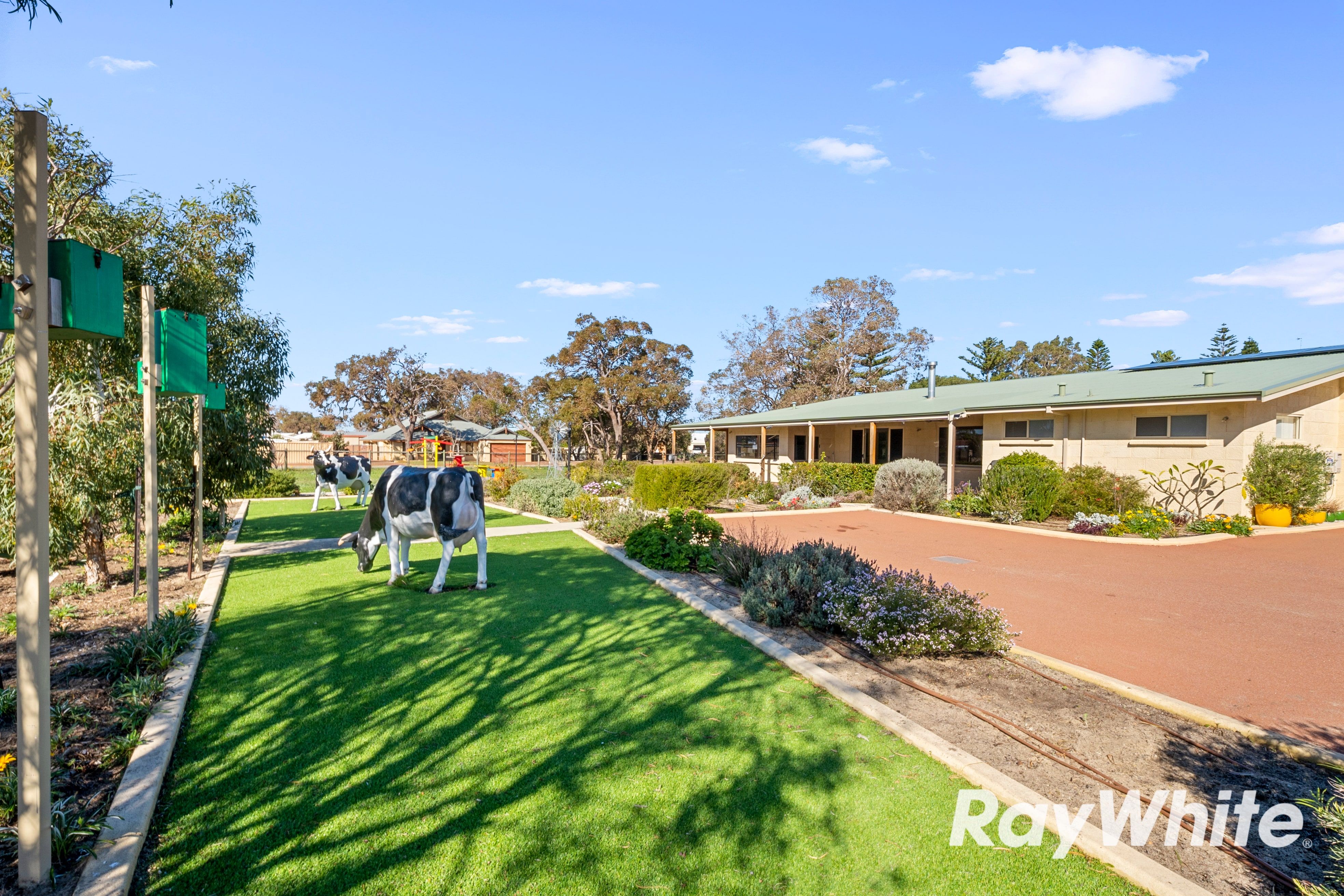 8 Laceby Court — photo 17 of 19