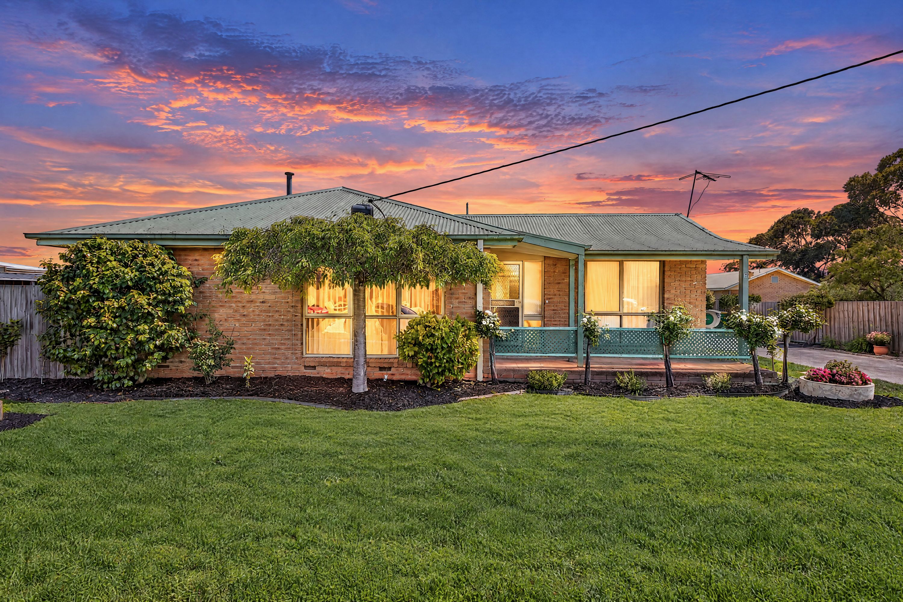 1/10 Station Street — photo from Ray White Pakenham