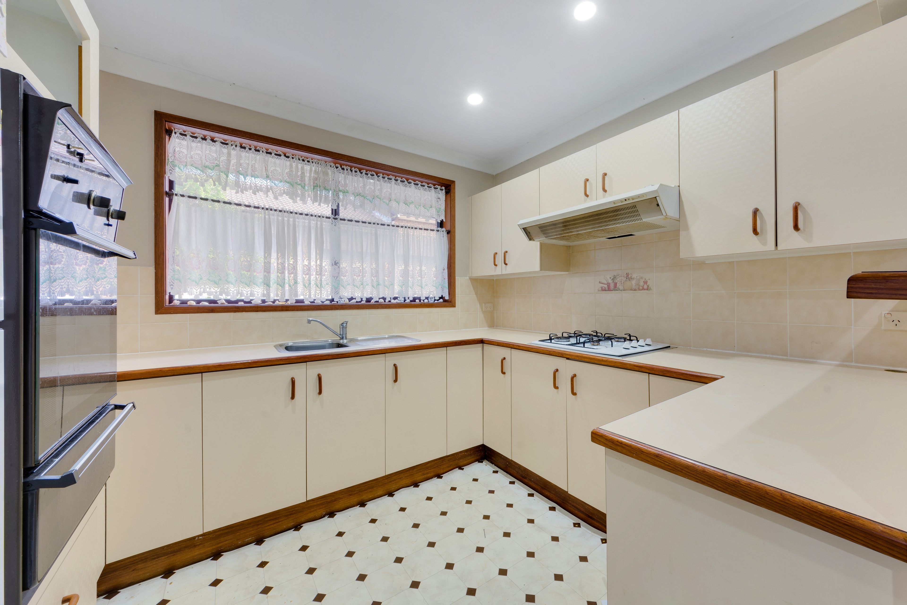 Campbelltown, NSW 2560