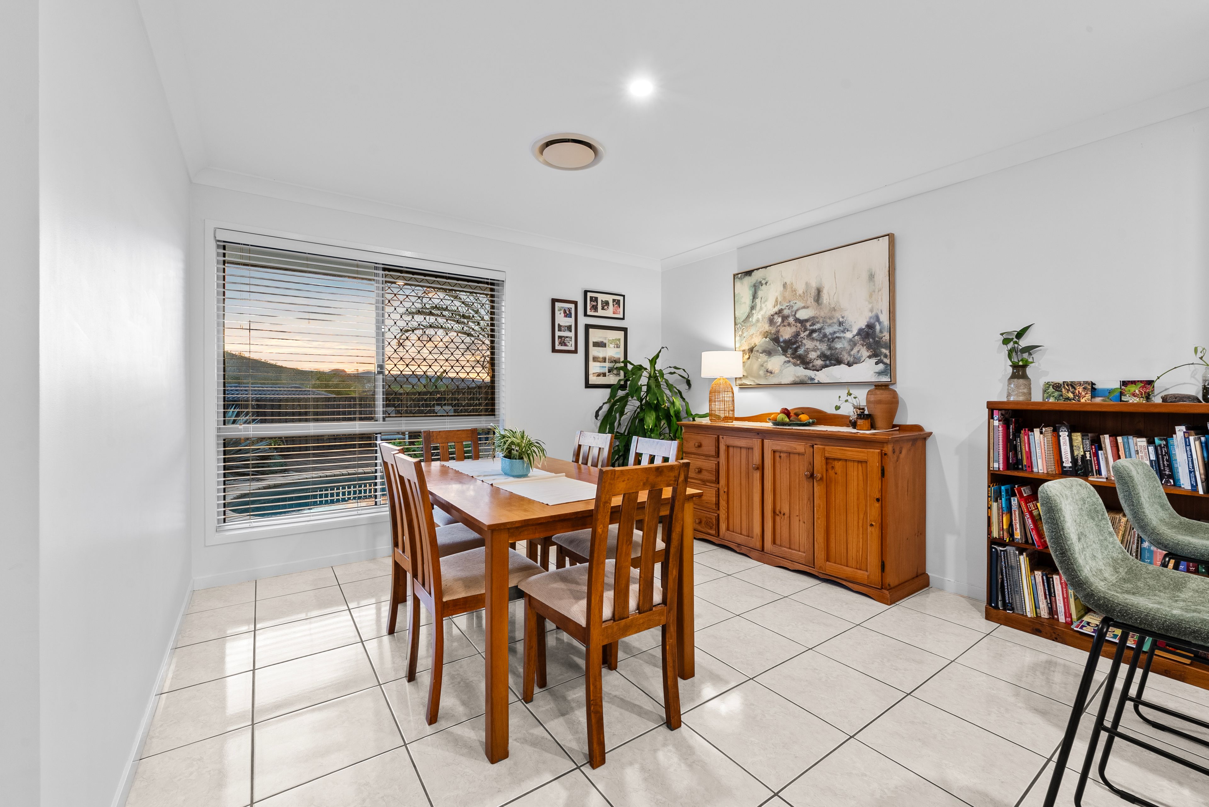 17 Tuggeranong Avenue — photo 8 of 27
