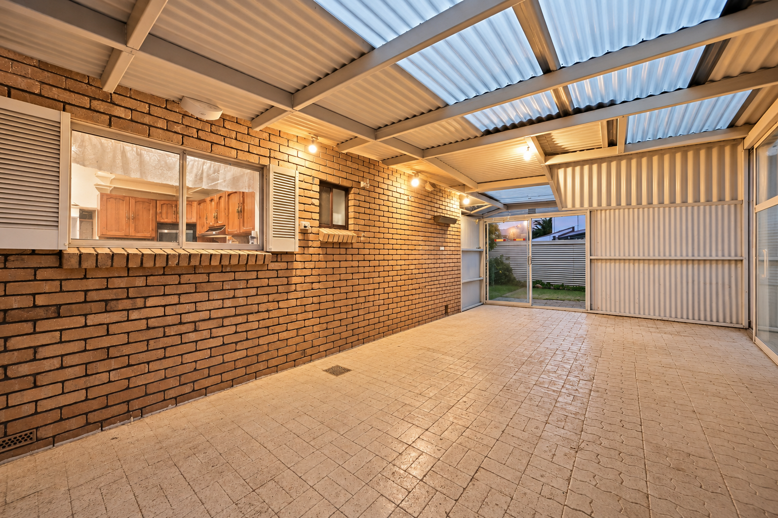 2/2 Anglers Court — photo 20 of 23