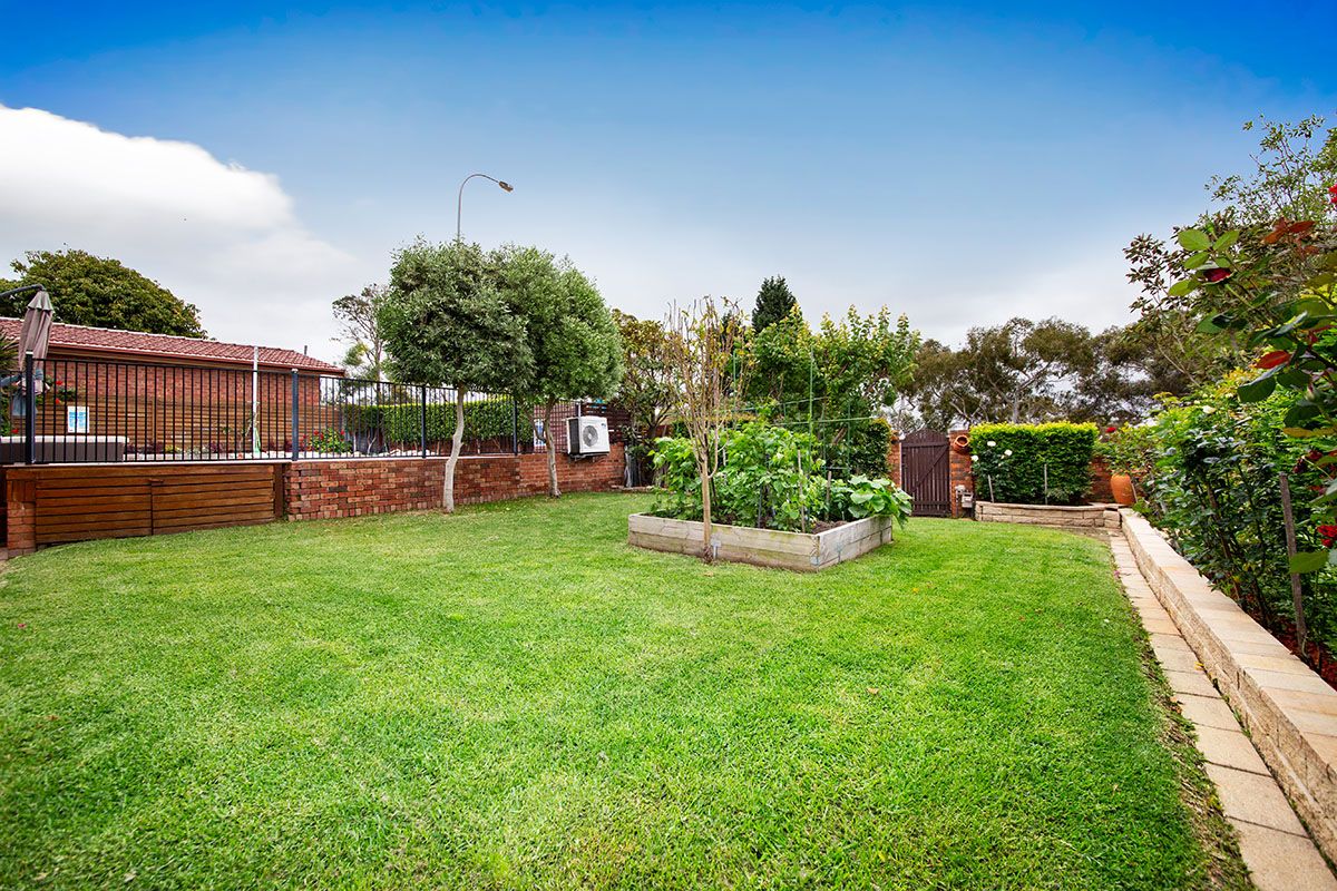 7 Byron Place
