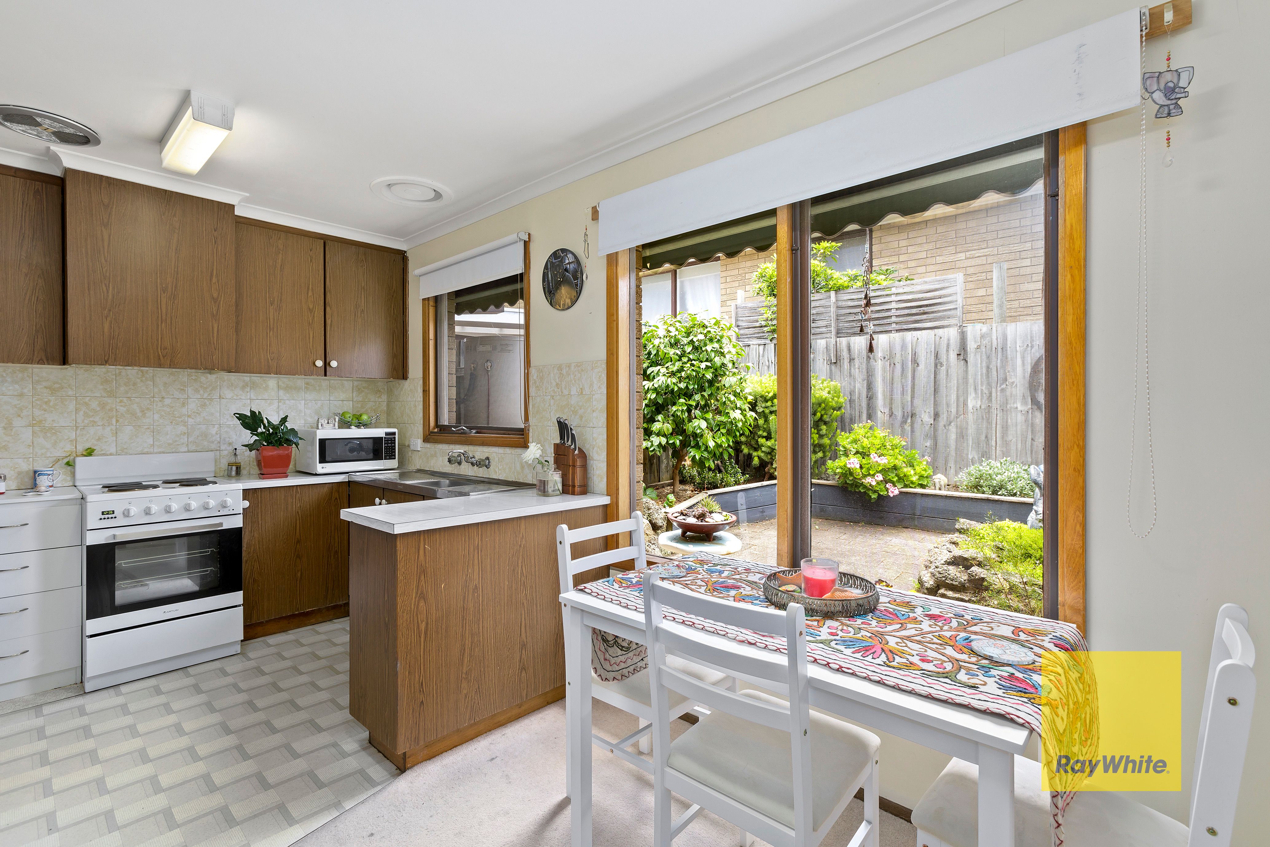 2/74 Barrabool Road, Highton, VIC 3216