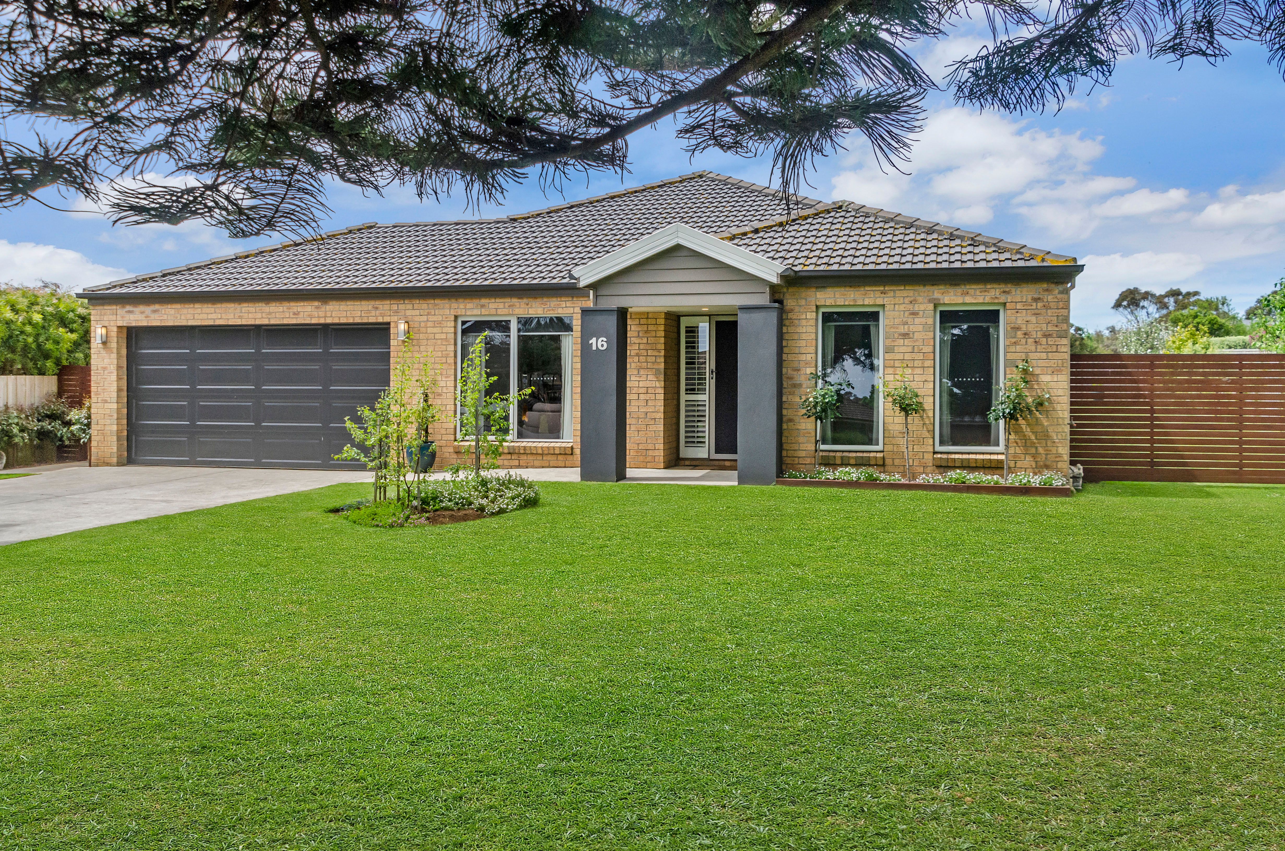 16 High Street, Koroit VIC 3282