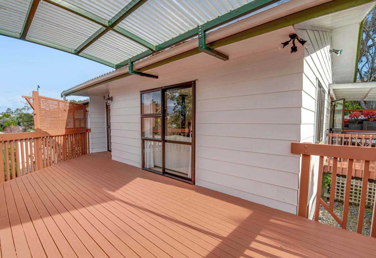 2/10 Tallington Crescent, Torbay, North Shore City