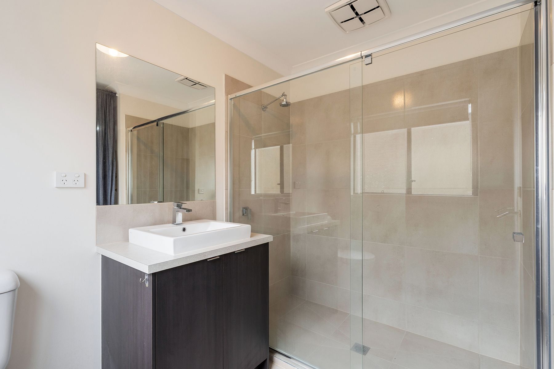 10 Landsdowne Avenue — photo 18 of 20