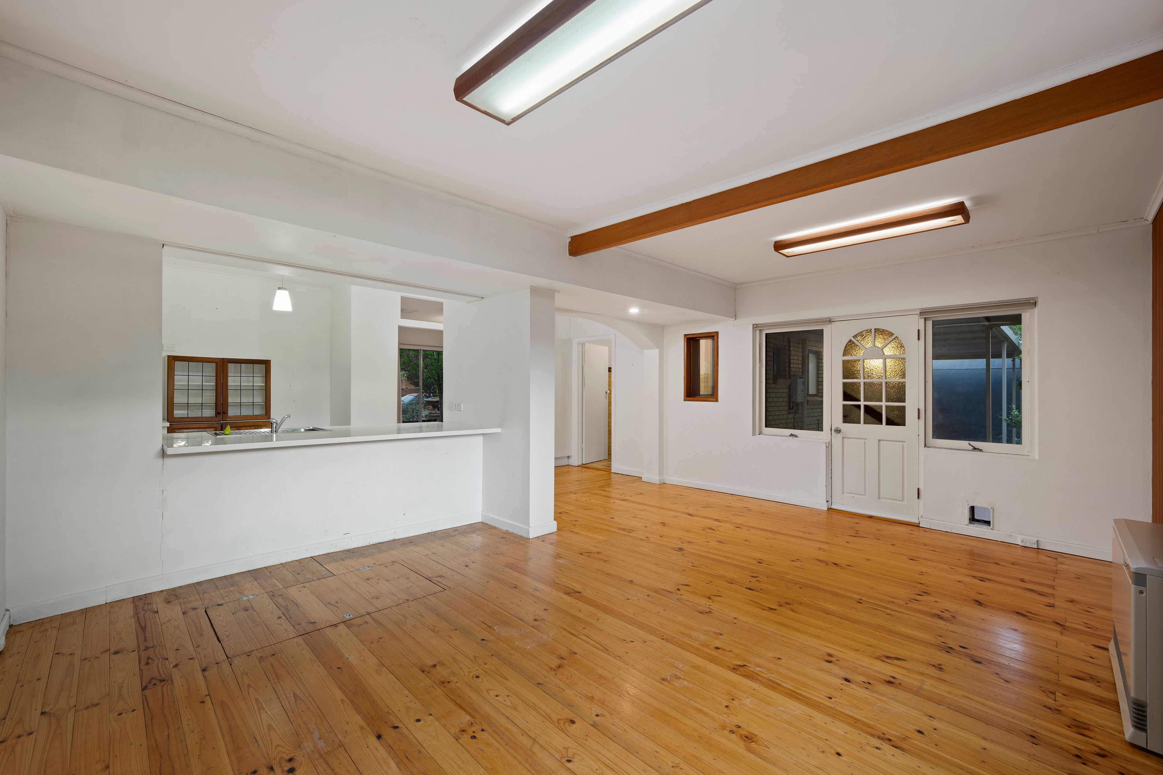 8 Hamish Grove — photo 8 of 27