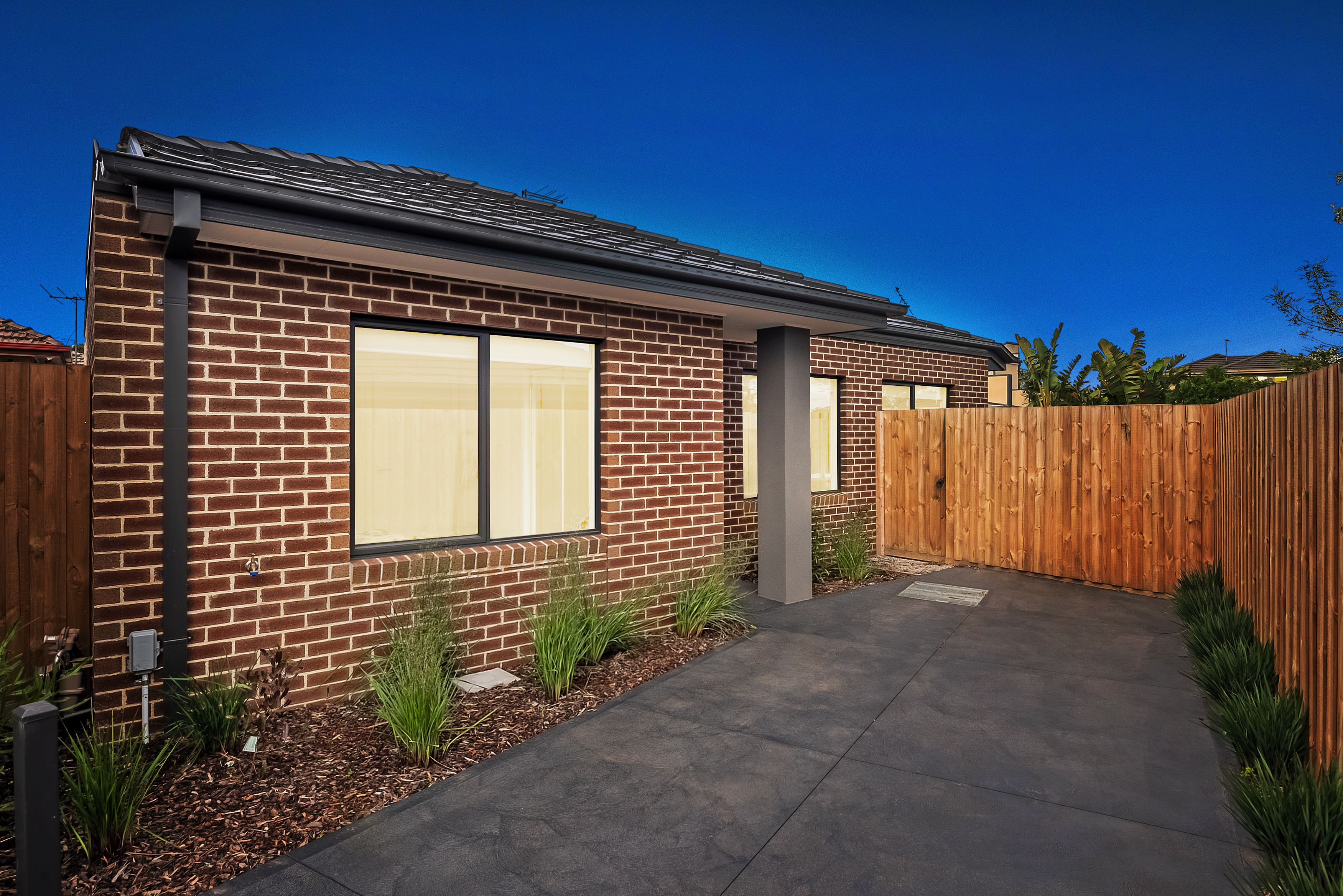 2 Mack Street, Reservoir VIC 3073