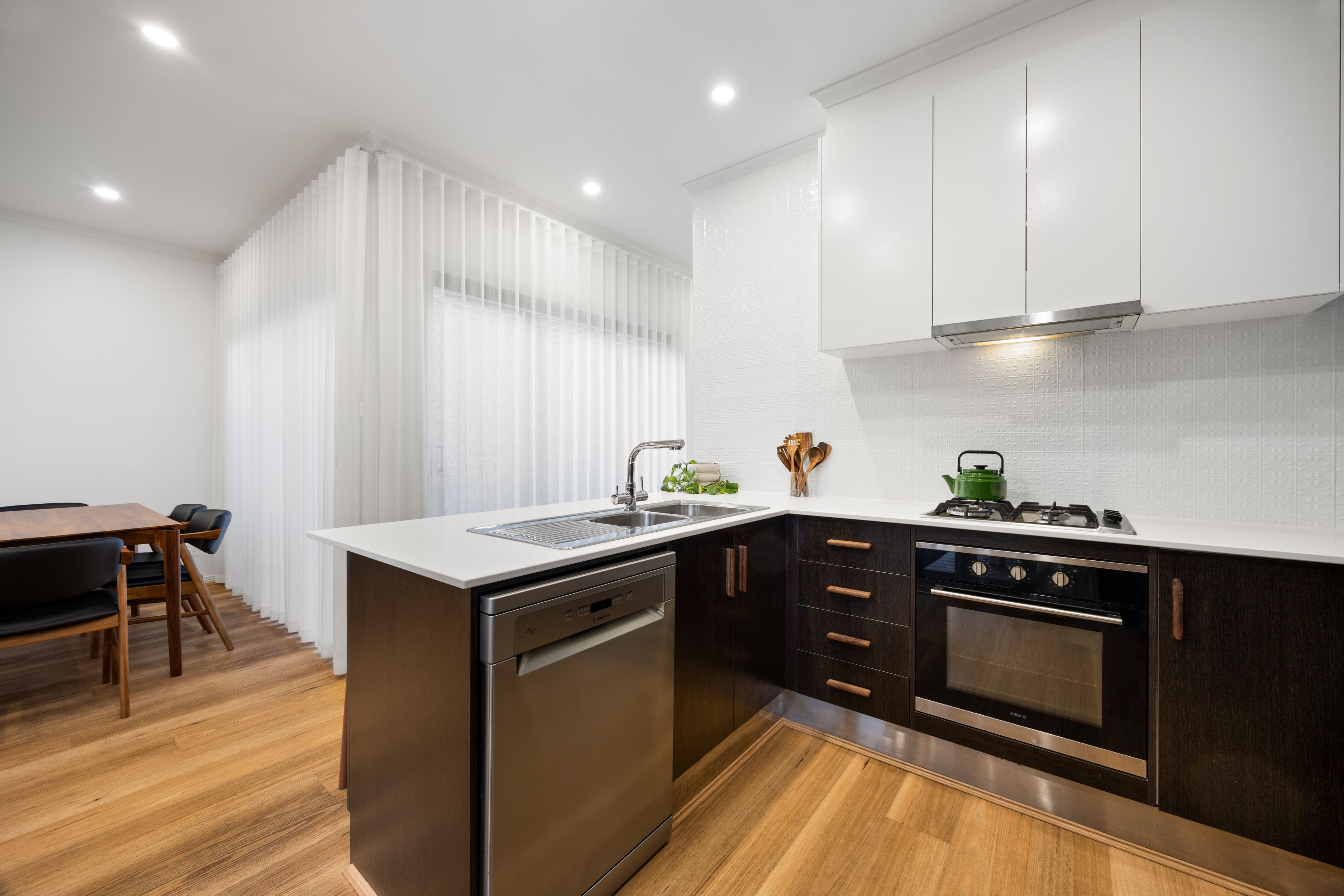 2/31 Findon Avenue — photo 8 of 15