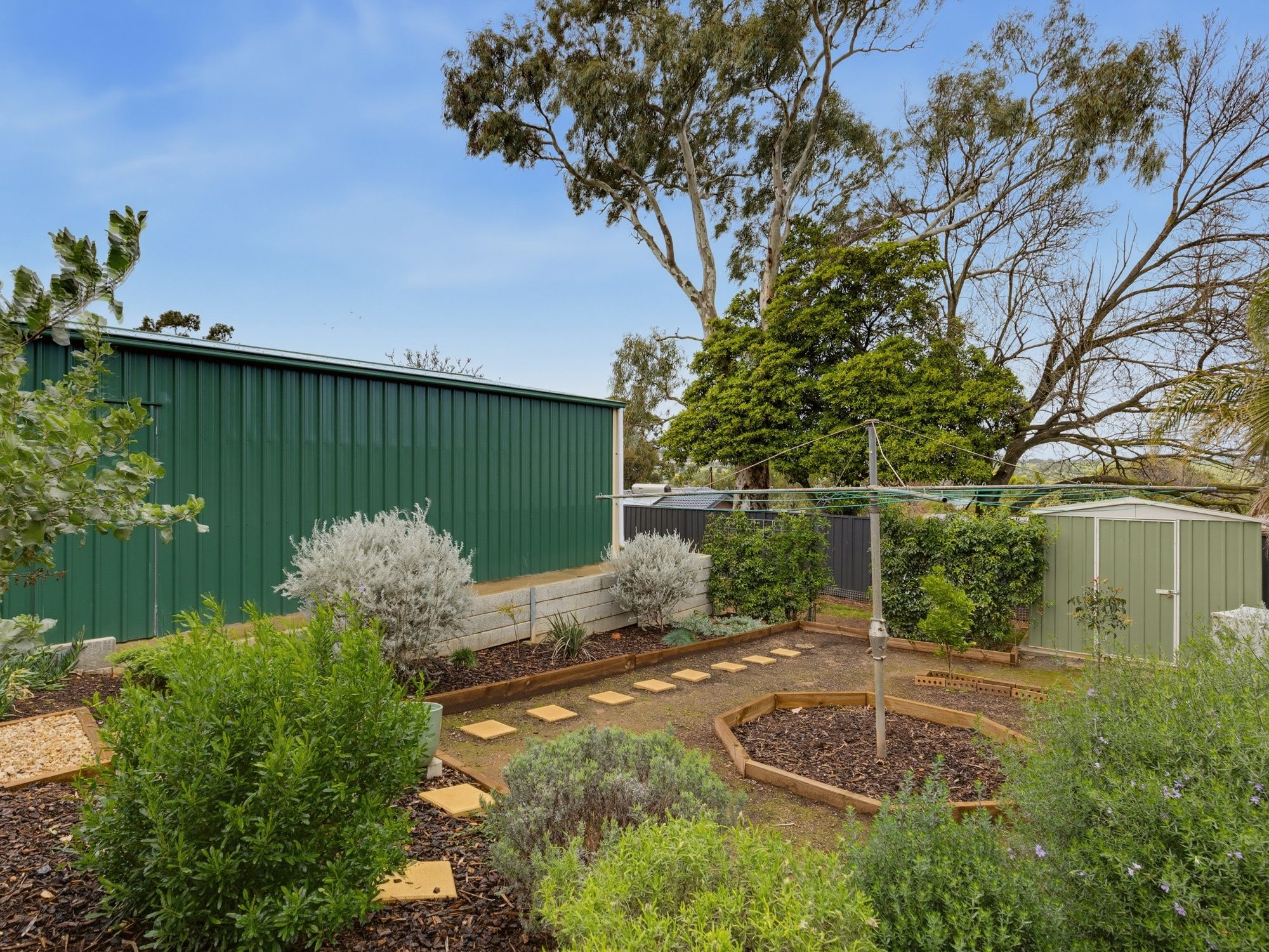 360 Honeypot Road — photo 17 of 19
