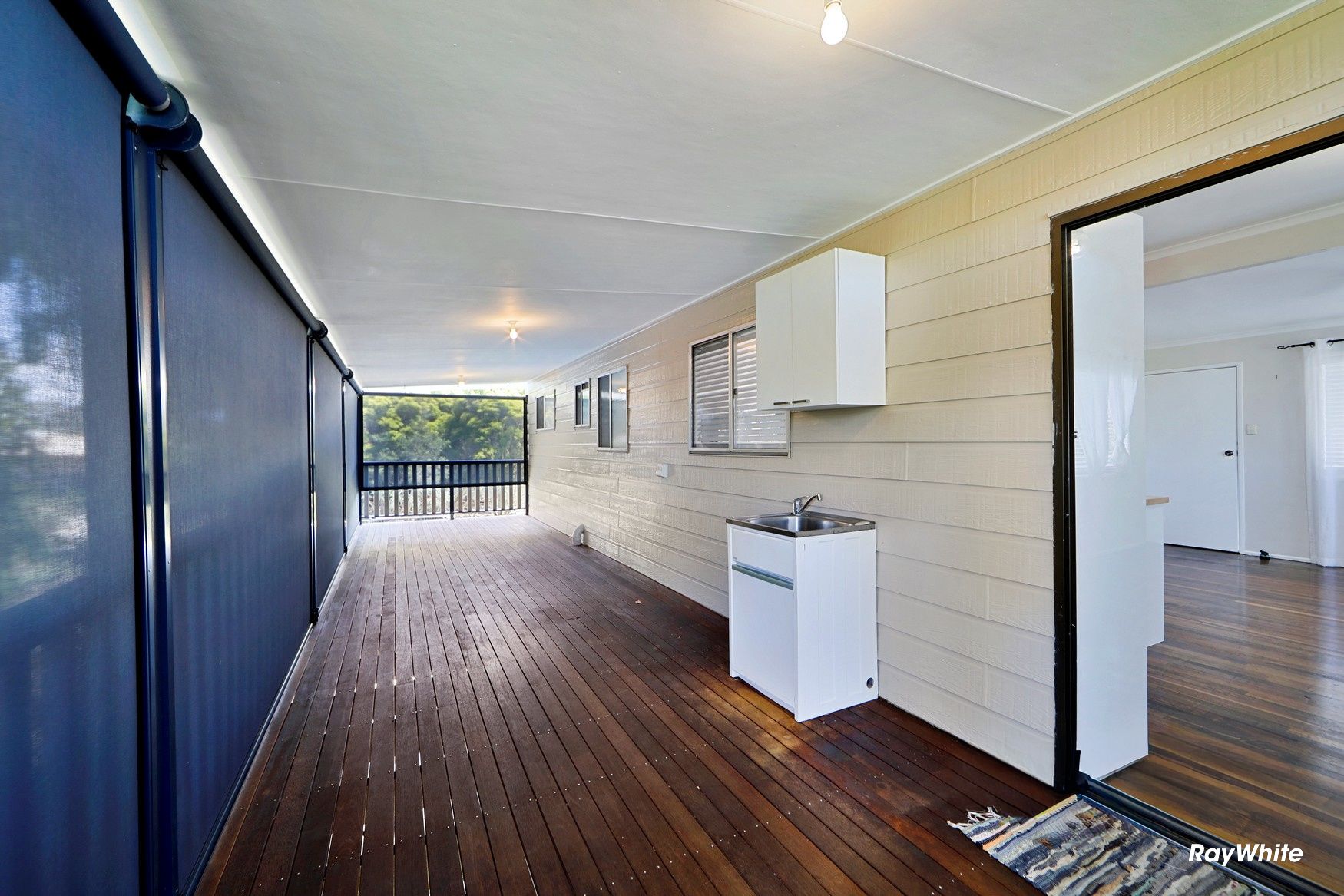 14 Aldridge Street (Upstairs) — photo 12 of 13