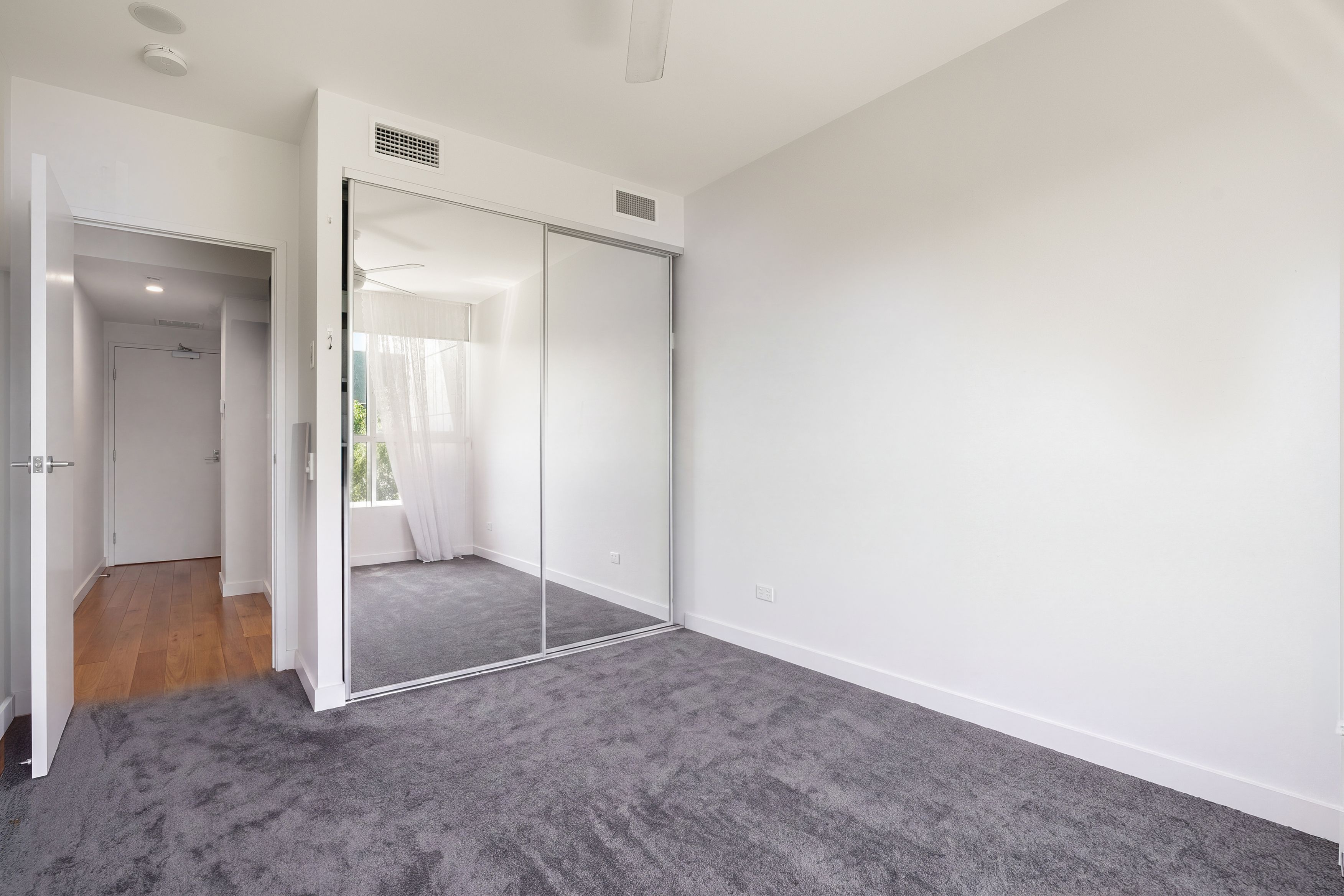 302/977 Ann Street — photo 3 of 12