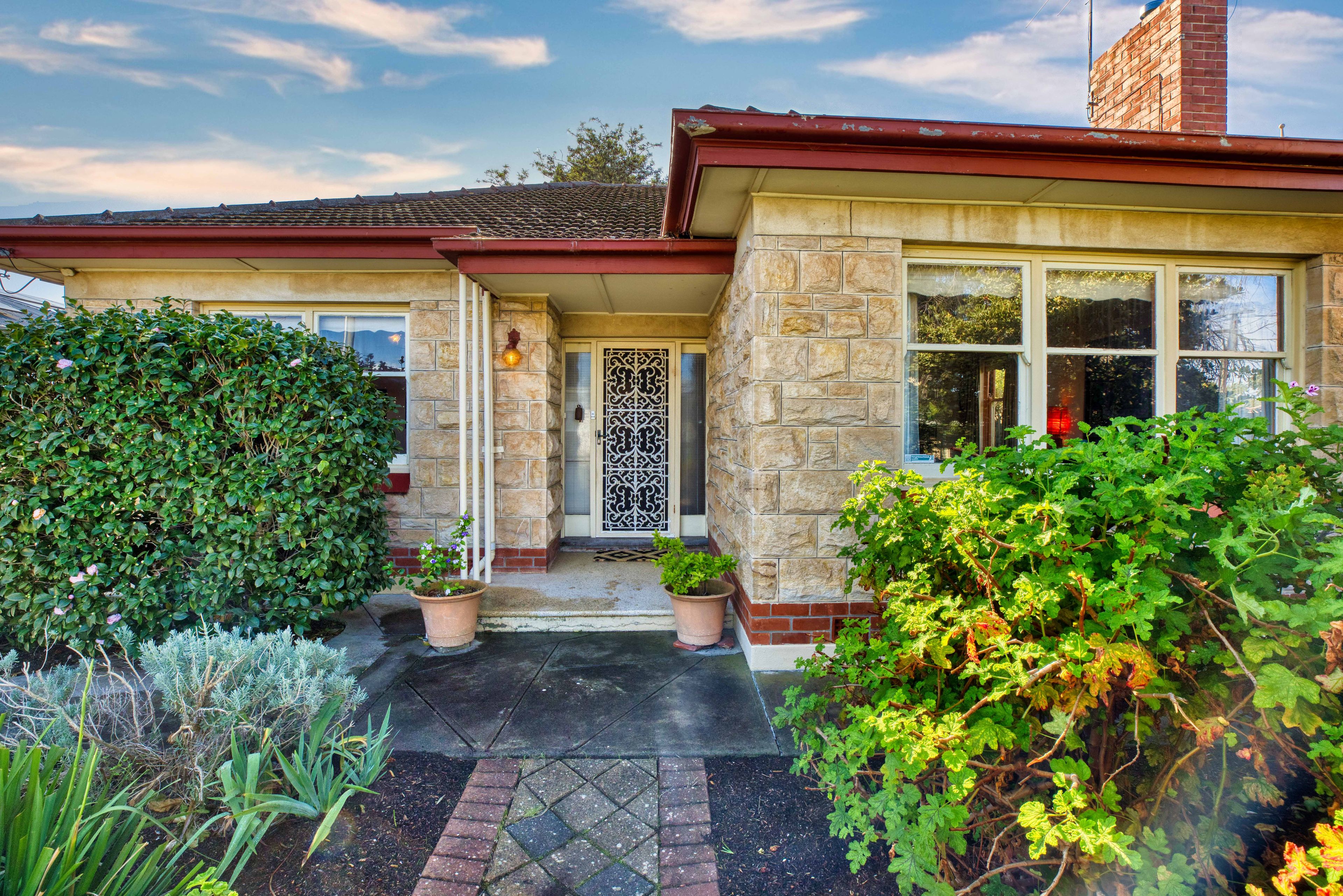 27 Helmsdale Avenue, Glengowrie, SA 5044