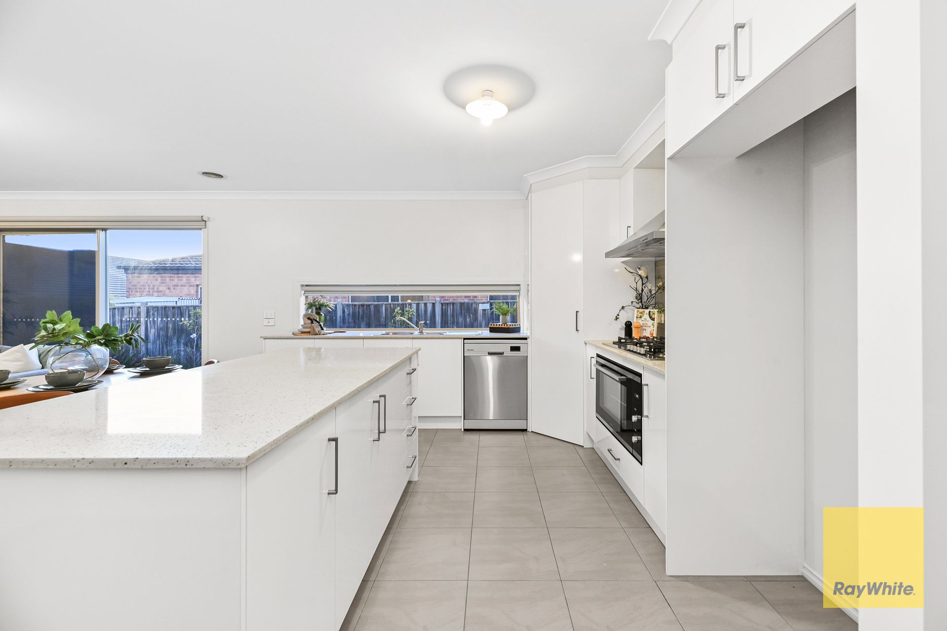 27 Hill Farm Drive, Clyde, VIC 3978