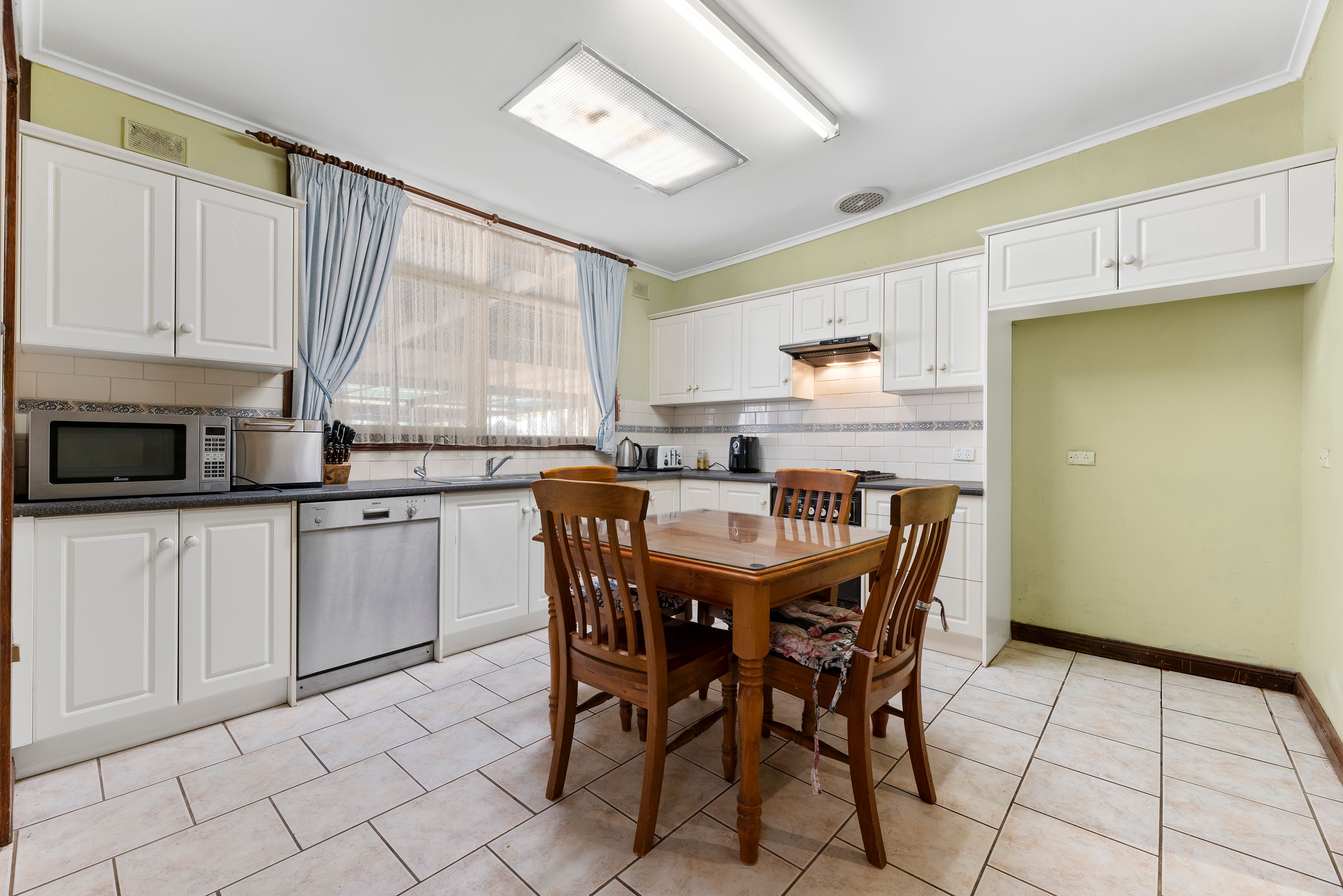 215 Kesters Road, Para Hills, SA 5096