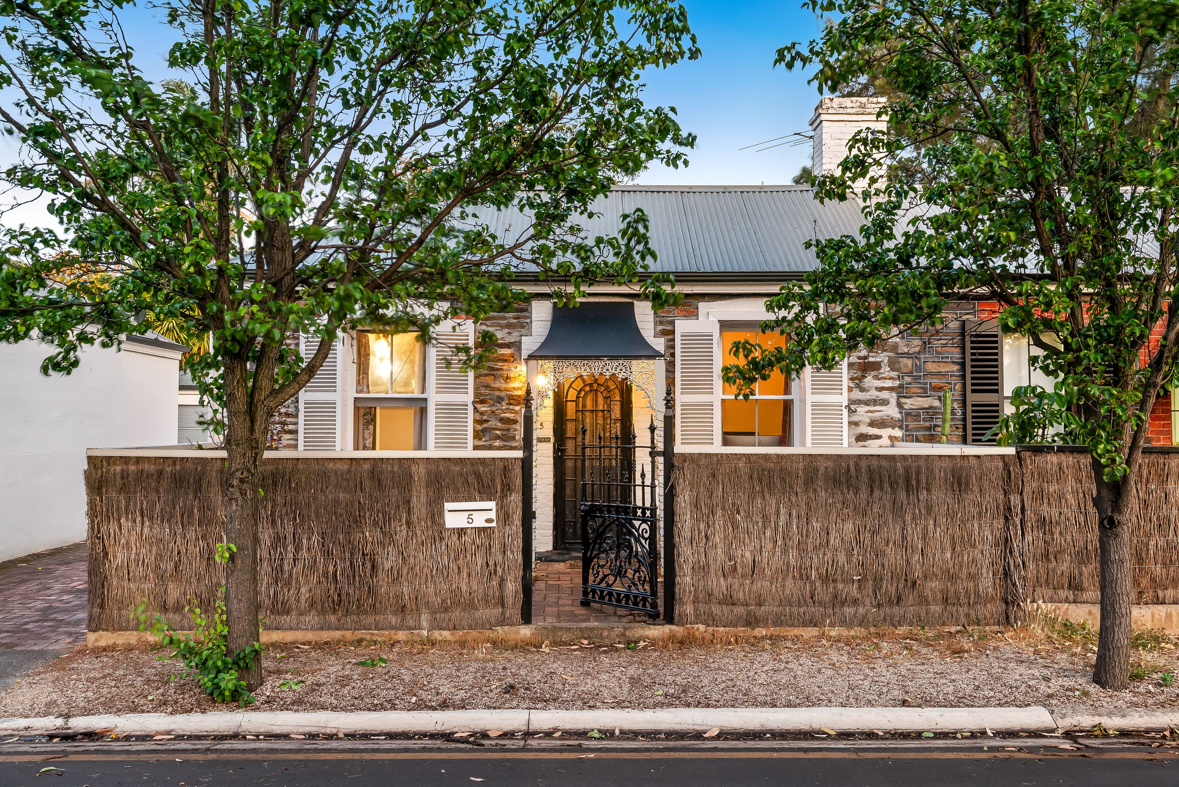 5 Rodger Avenue, Leabrook SA 5068