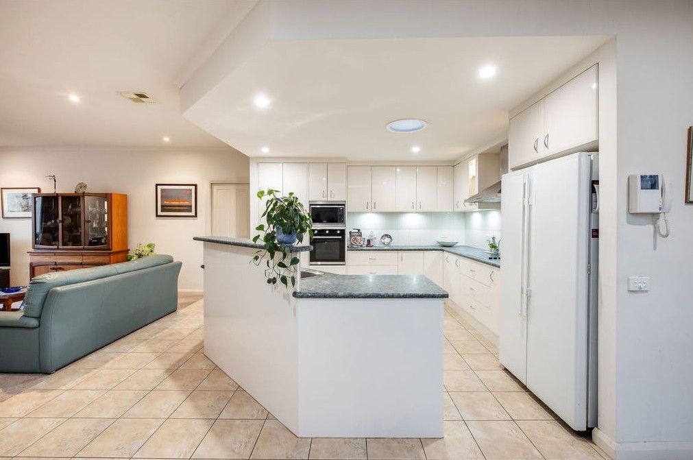 4/353 Kiewa Street — photo 8 of 17