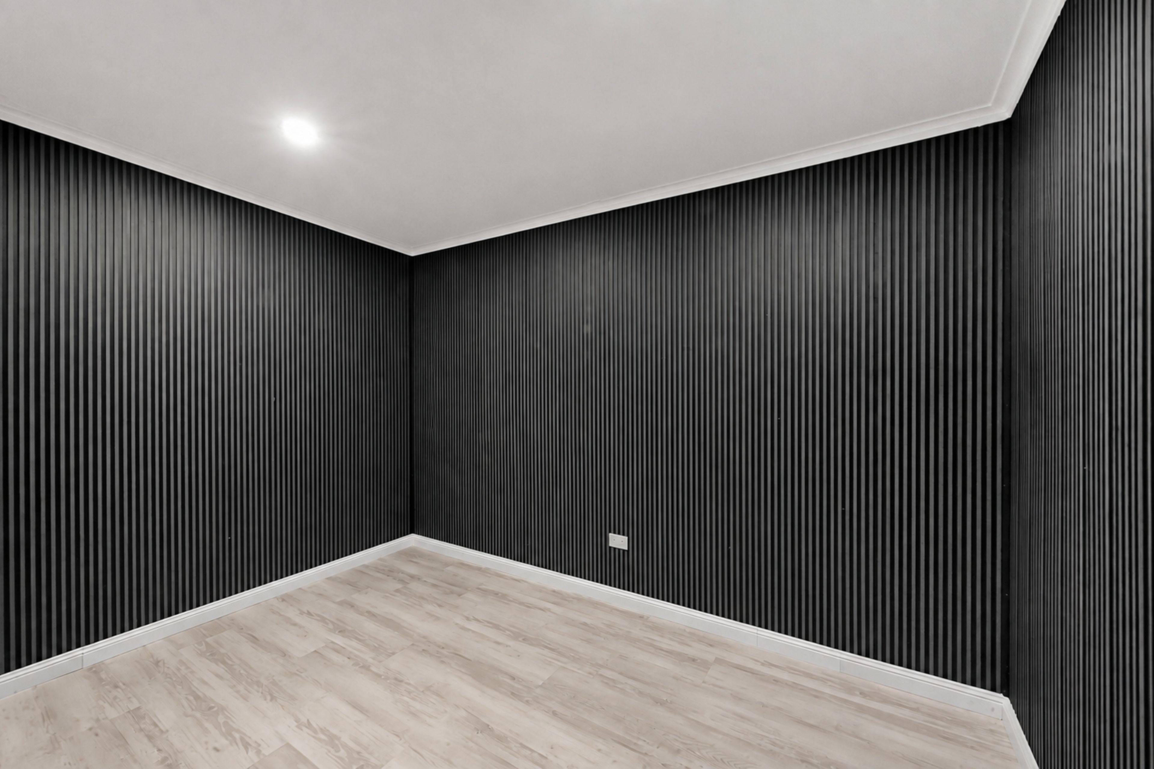 215 Dundas Street — photo 10 of 15