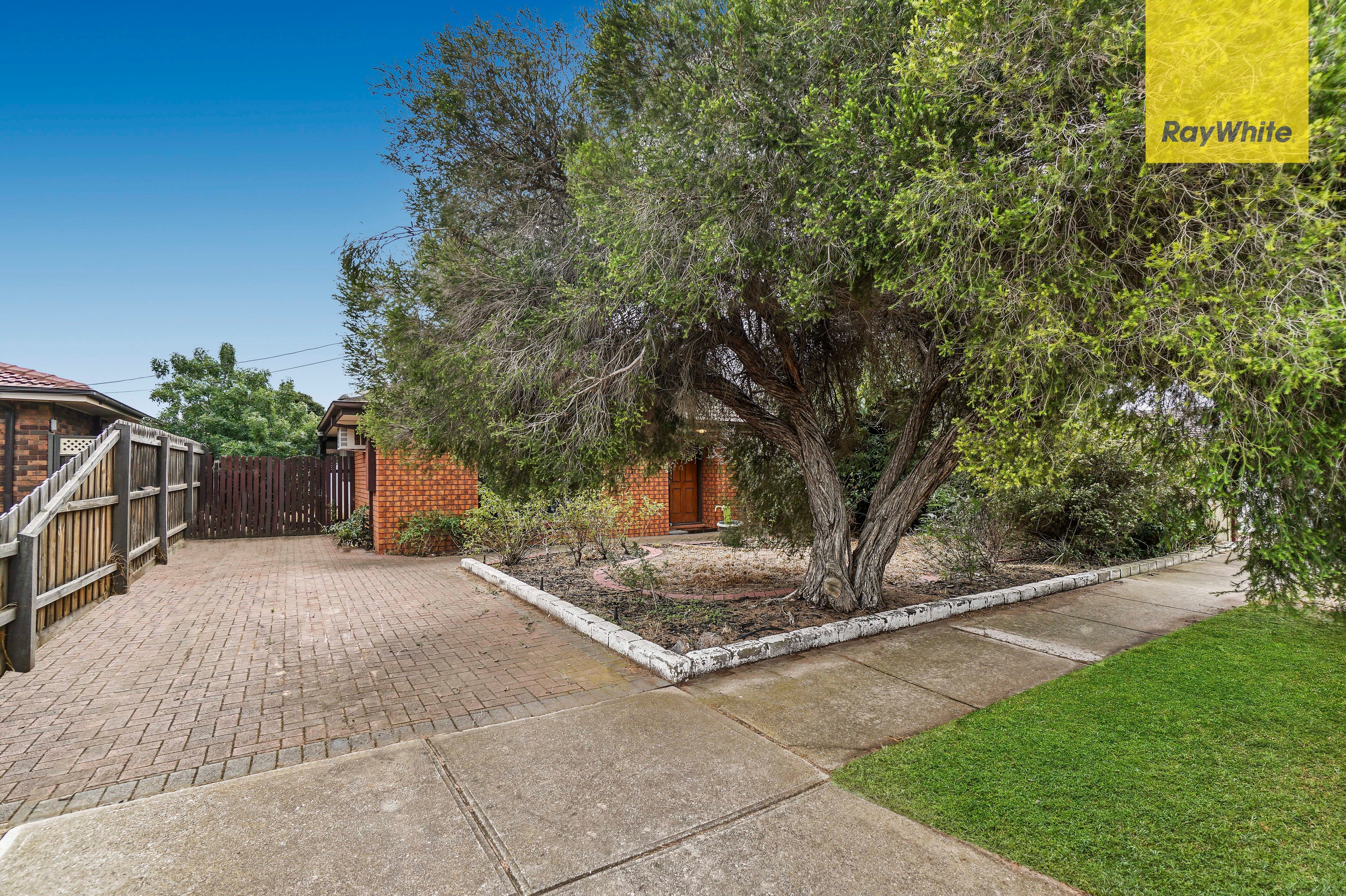 16 Northcott Street, Melton South, VIC 3338