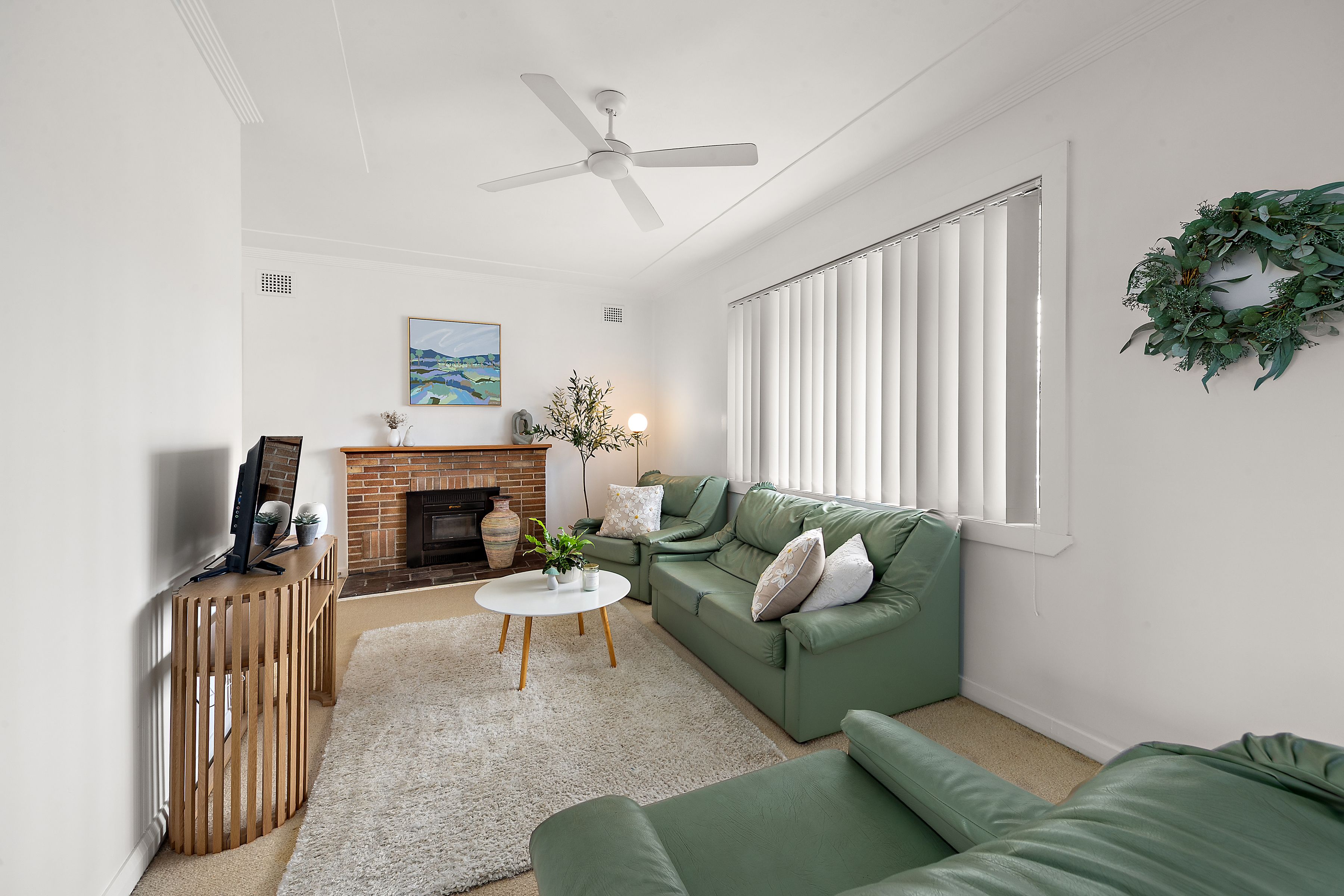 23 Hillsborough Road — photo 3 of 19