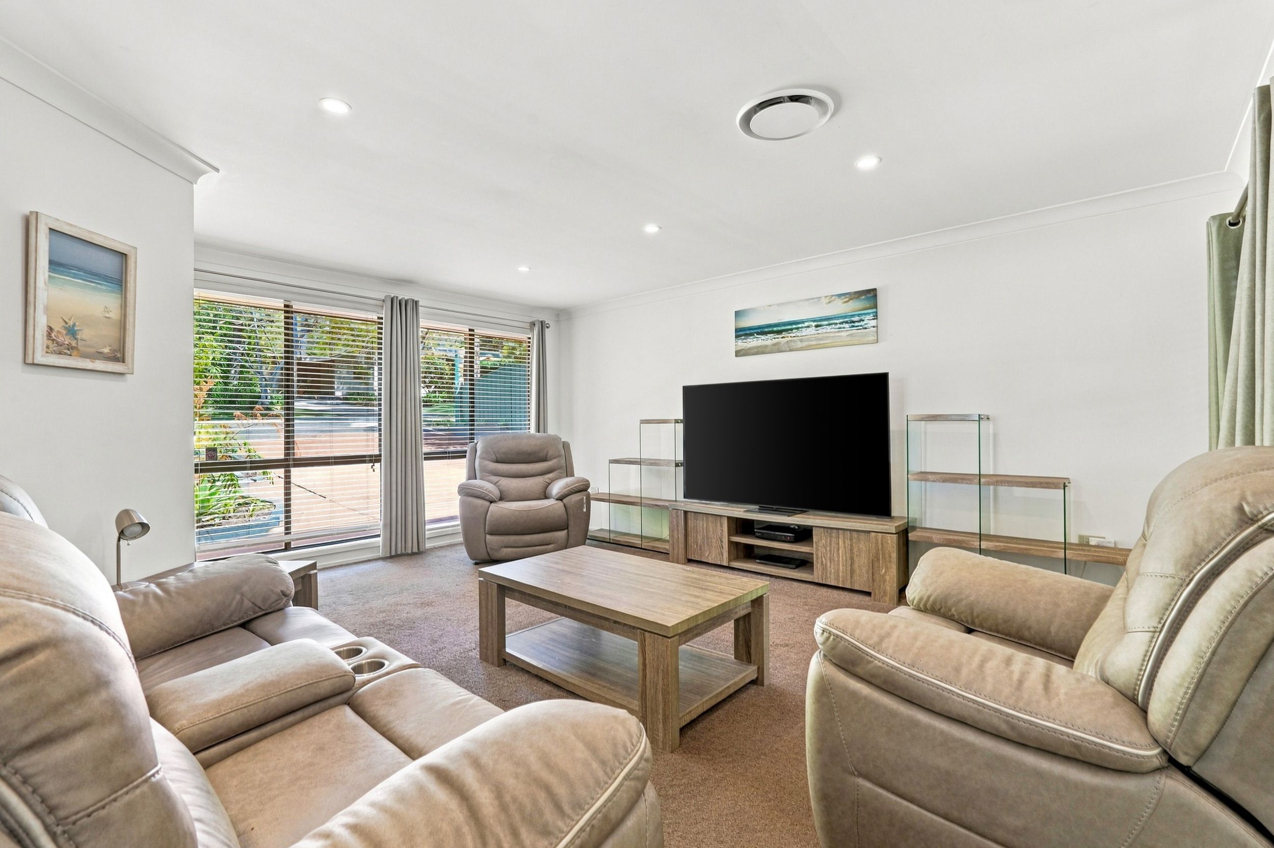 21 Wards Road — photo 3 of 26