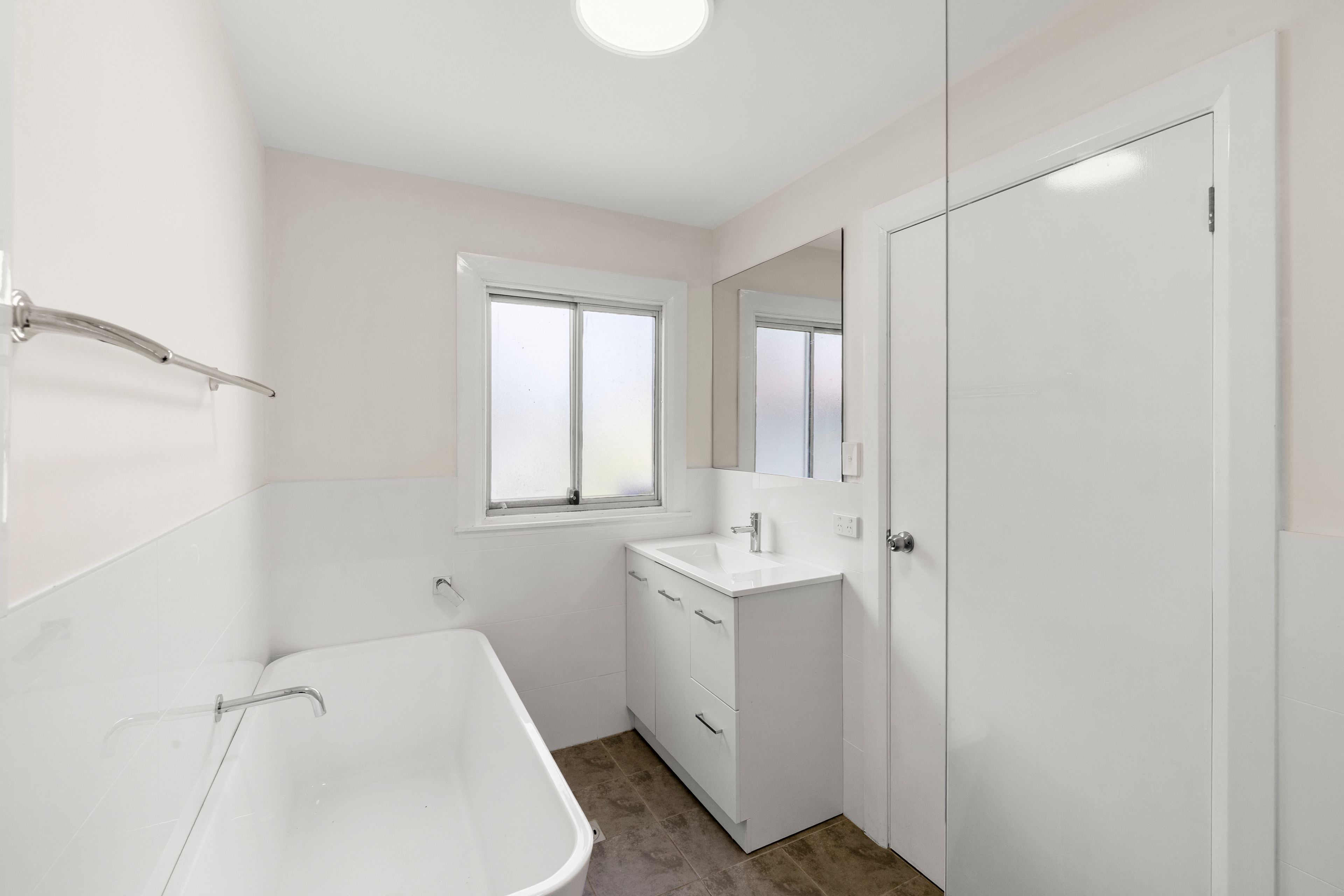 16 Railway Street — photo 6 of 10