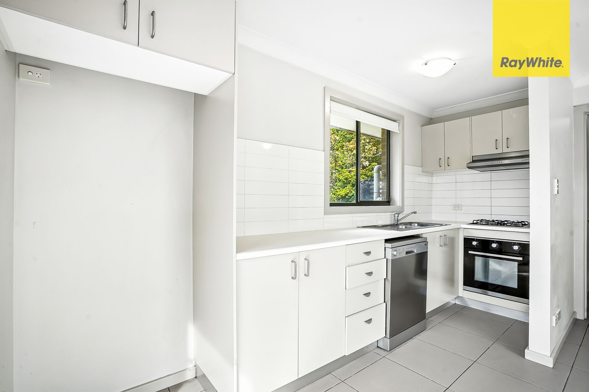 10a Inglis Avenue — photo 3 of 9