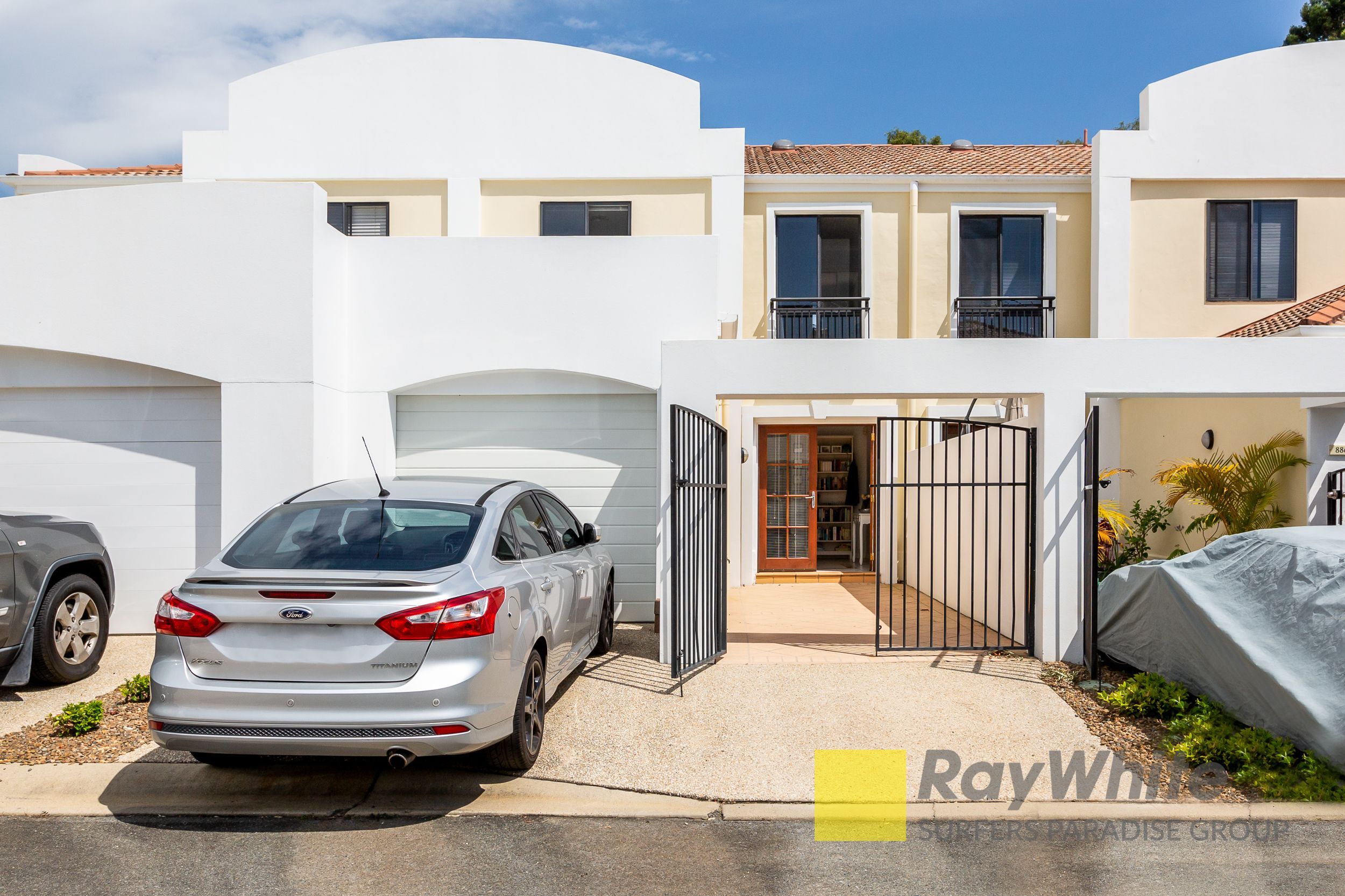 8861 Magnolia Drive East, Hope Island, QLD 4212