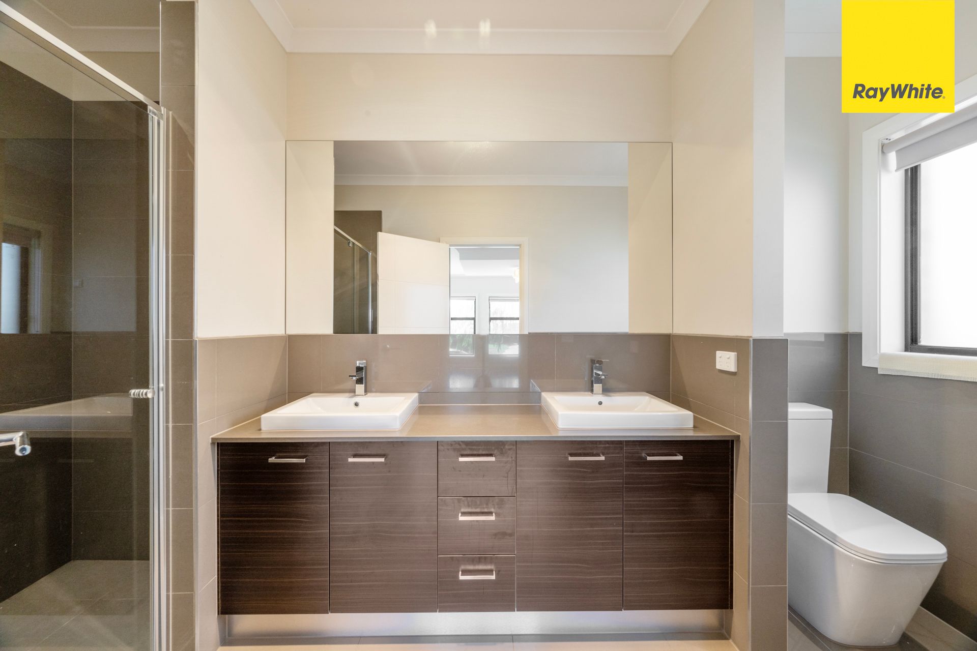 14 Leyana Crescent — photo 3 of 13