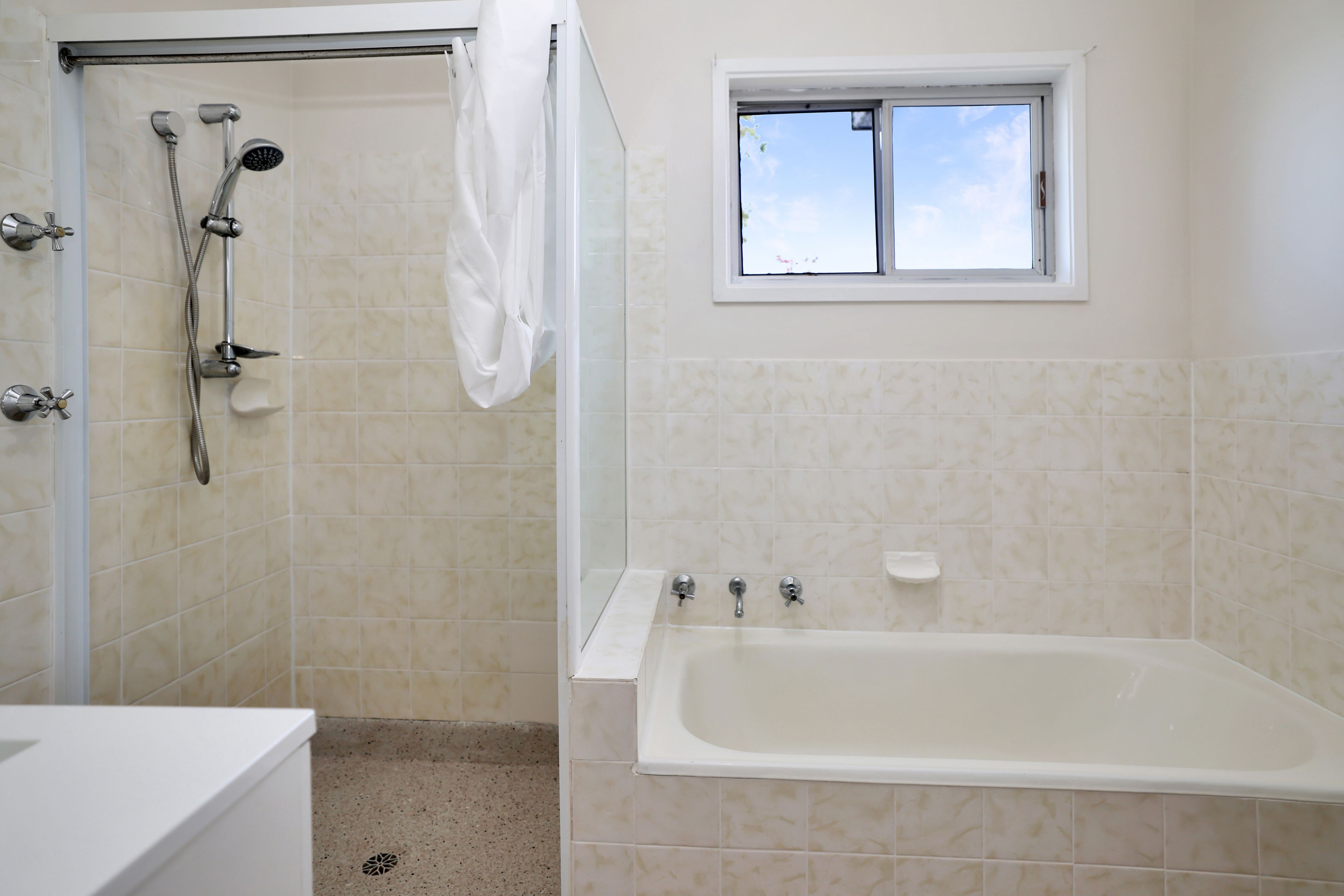 4 Coupland Avenue — photo 10 of 11