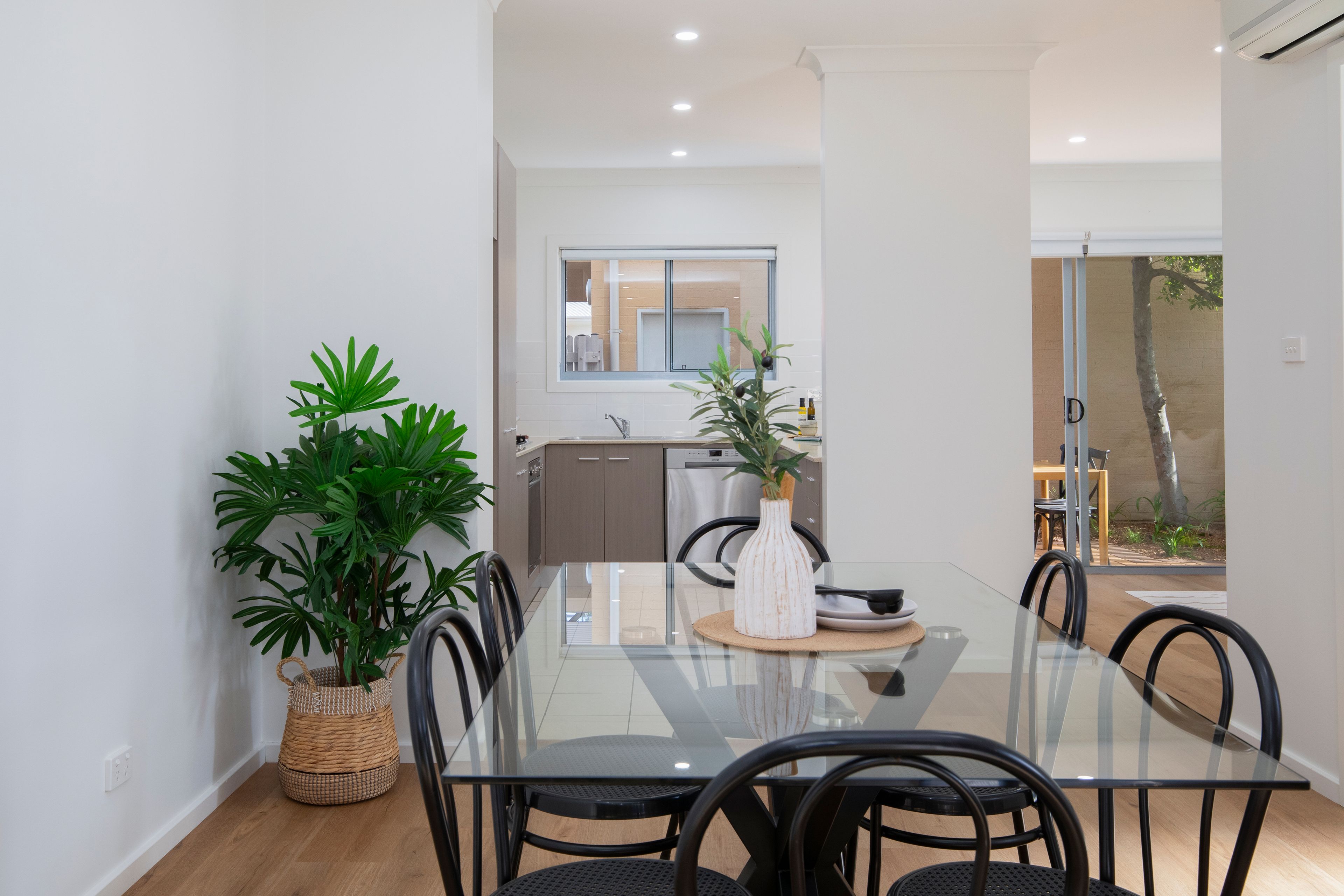 44/233 Hannell Street — photo 4 of 23