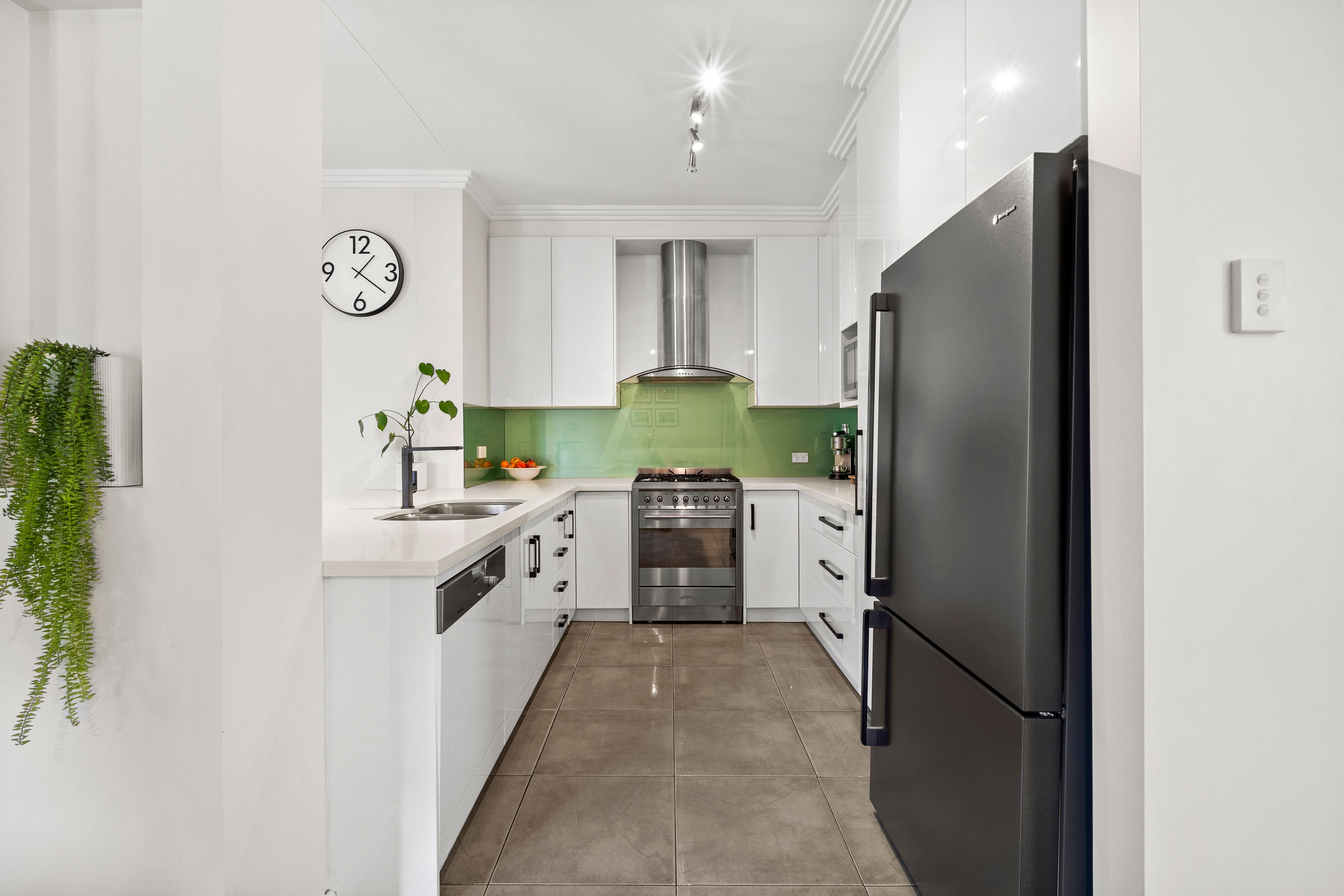 4 Edwards Avenue — photo 10 of 29