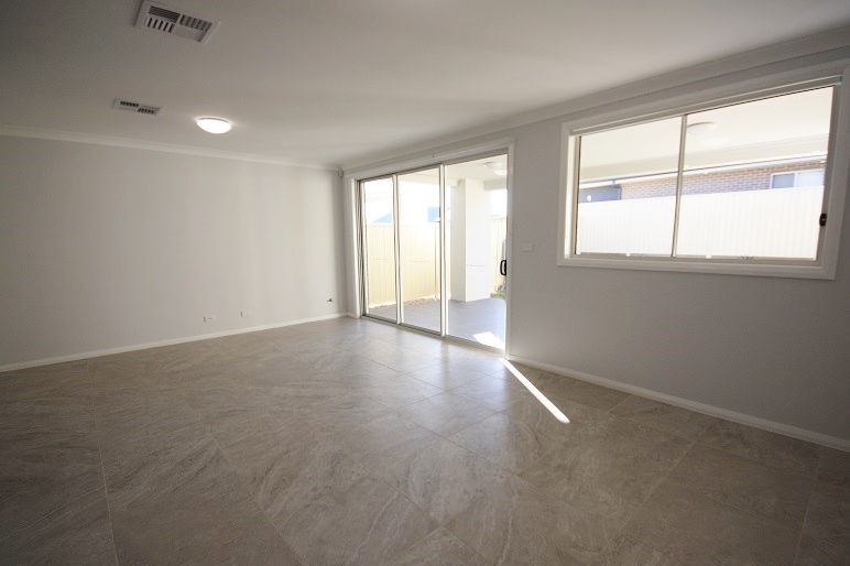 82b Longhurst Street, Oran Park, NSW 2570