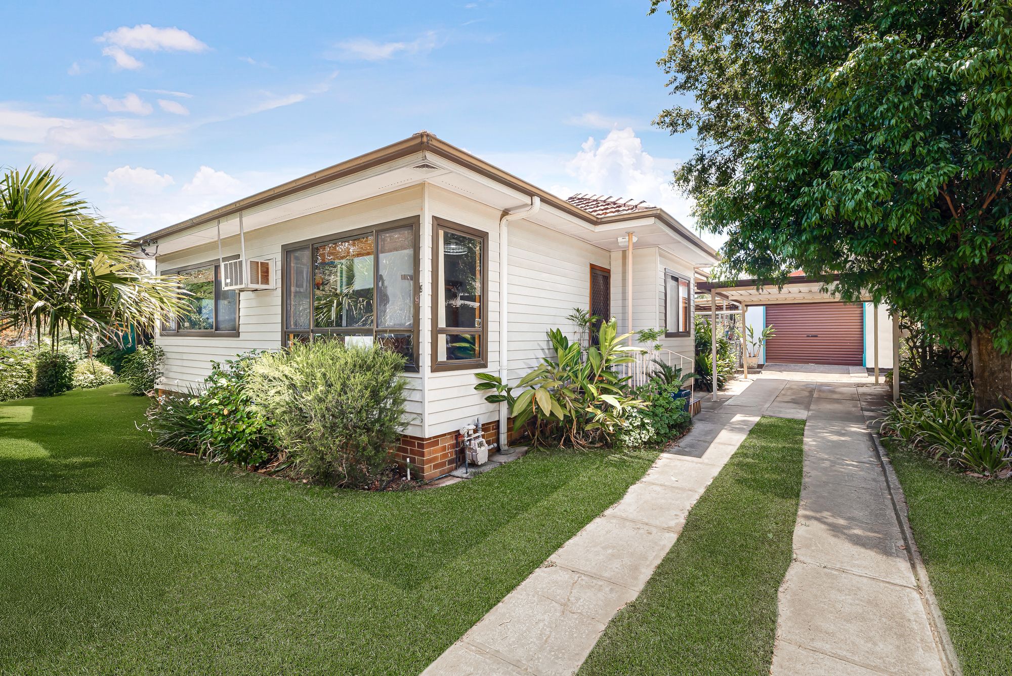 9 Thompson Avenue