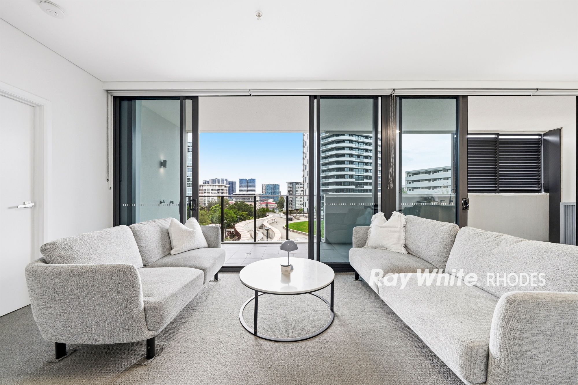 211/42 Walker Street — photo 8 of 16