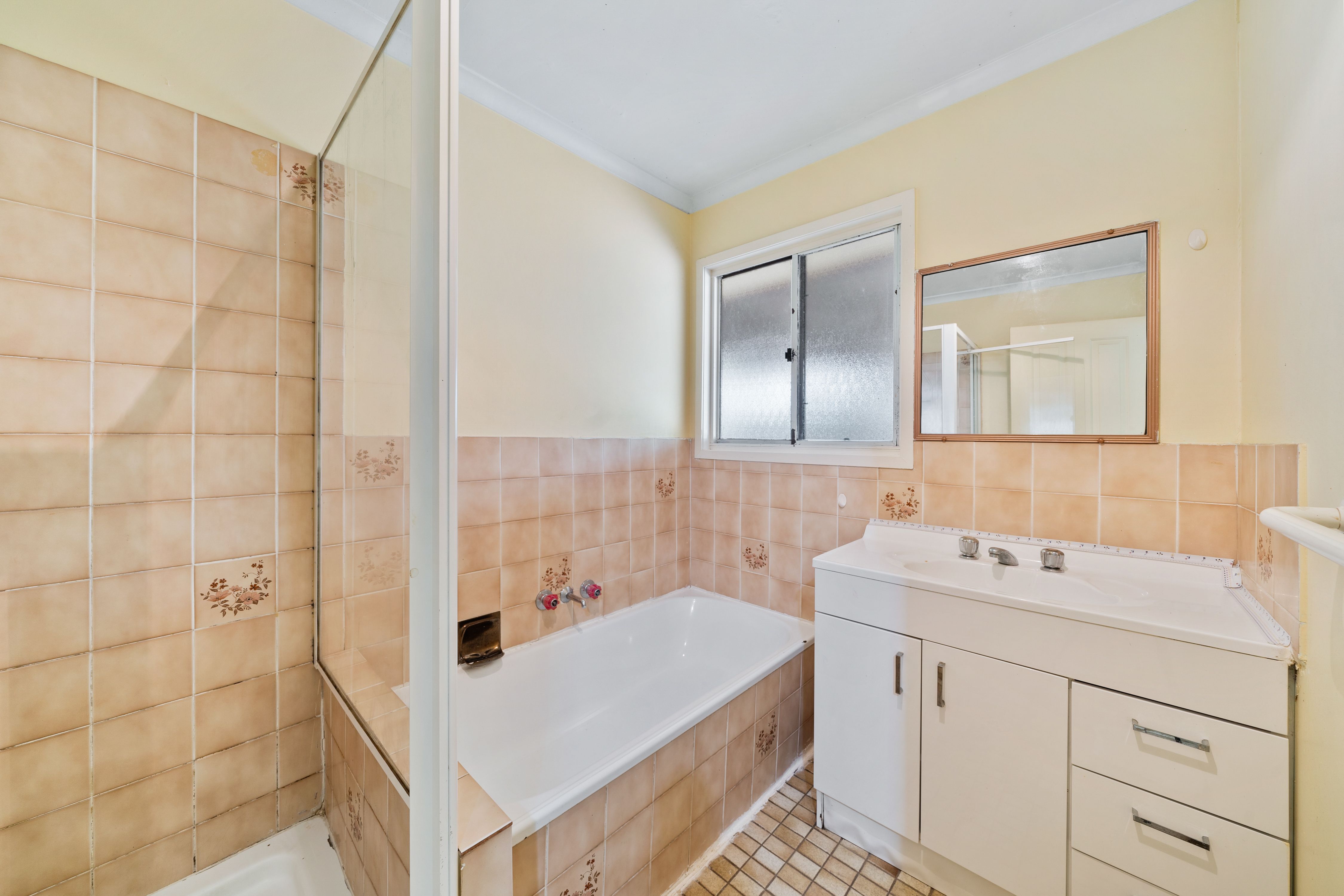 17 Yolla Street — photo 7 of 9