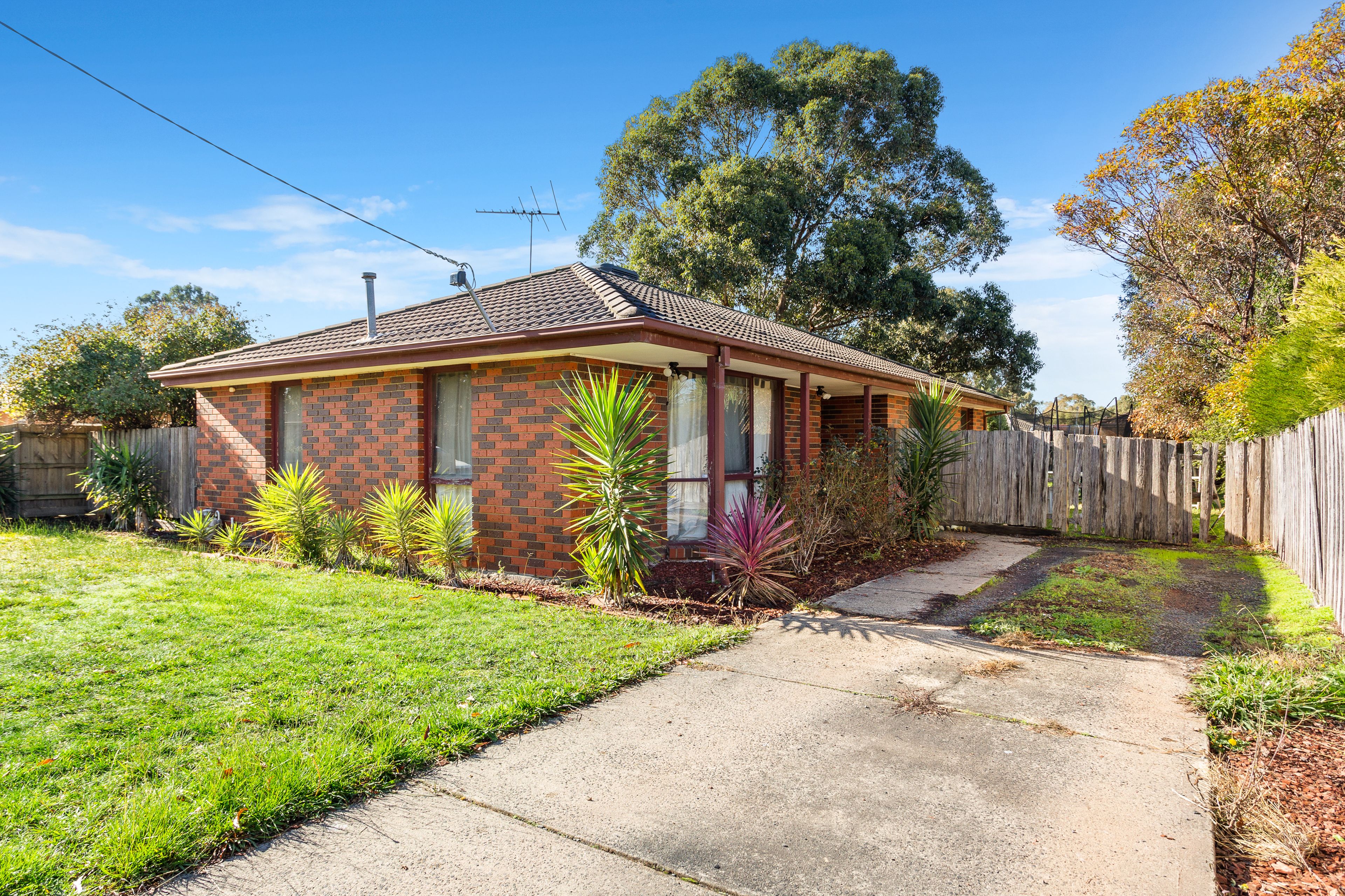 32 Dunbarton Drive, Pakenham, VIC 3810