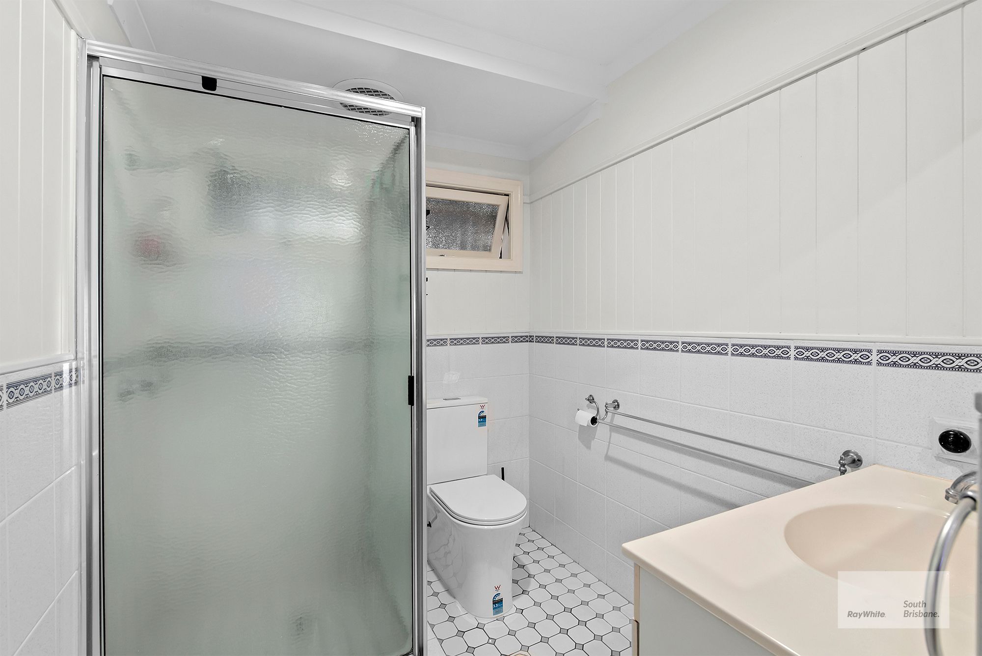 13 Crescent Road — photo 13 of 14