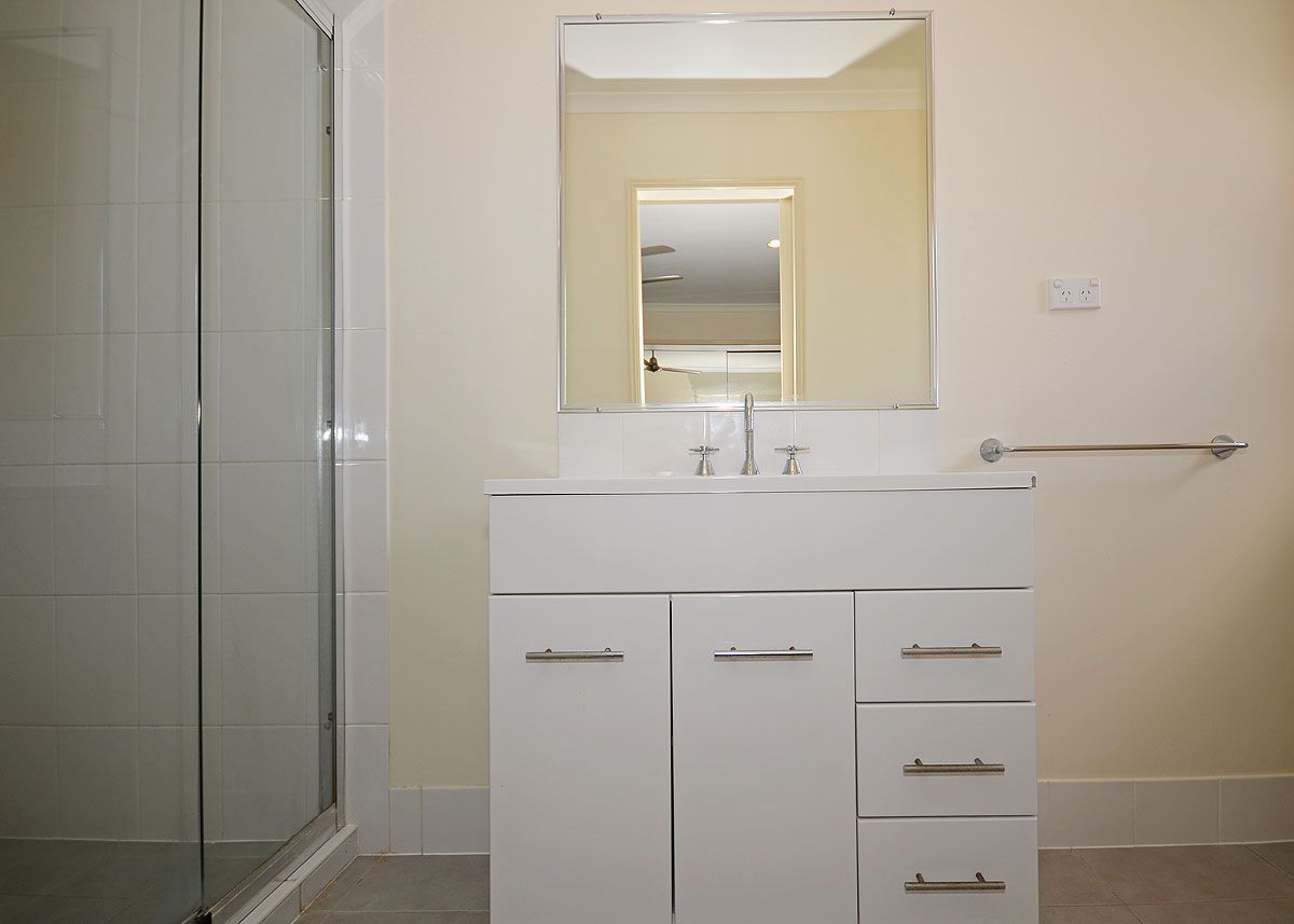 8 Zircon Street — photo 16 of 21