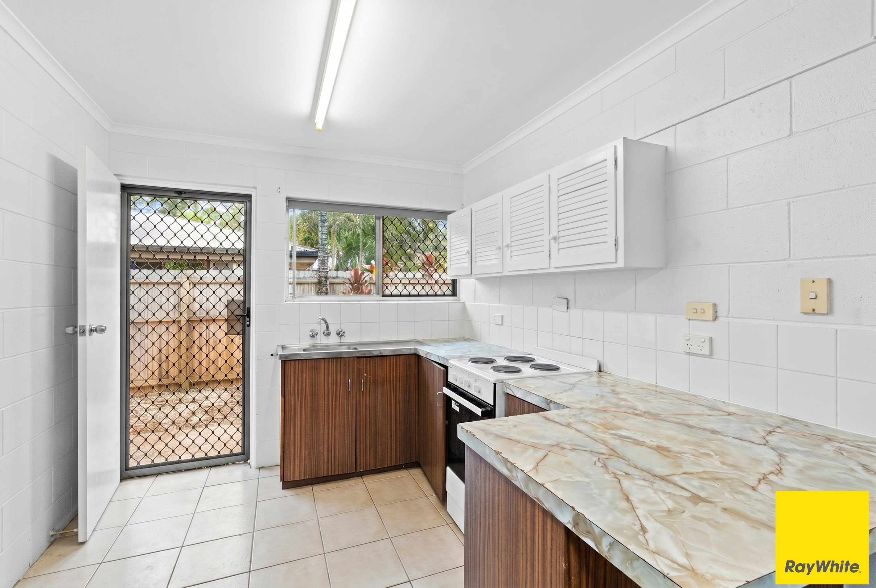 9 Sandown Close, Woree, QLD 4868
