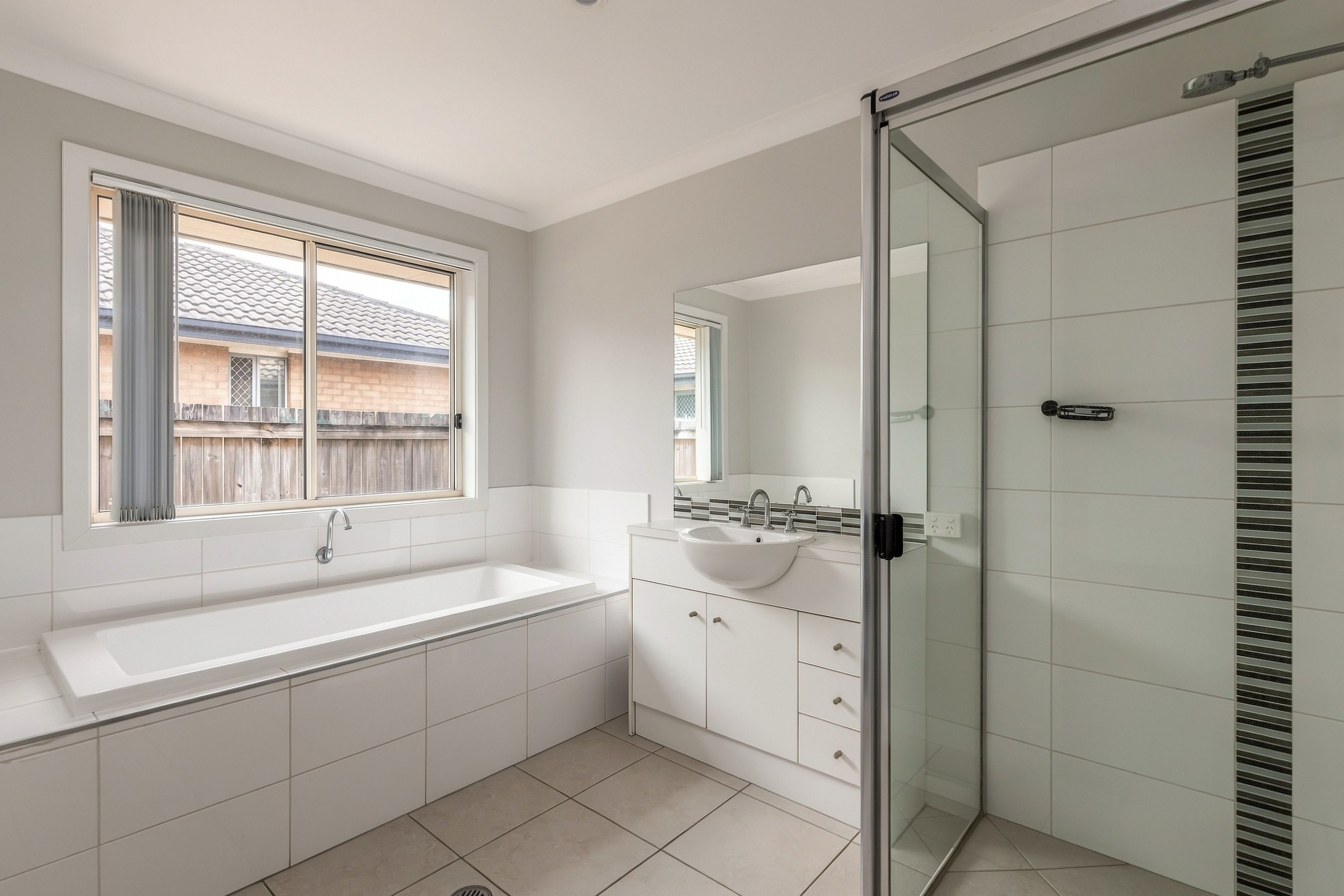 55 Huntley Crescent — photo 10 of 15