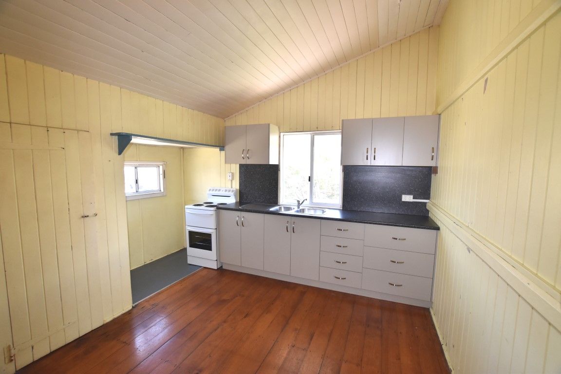 33 Toolooa Street, South Gladstone, QLD 4680