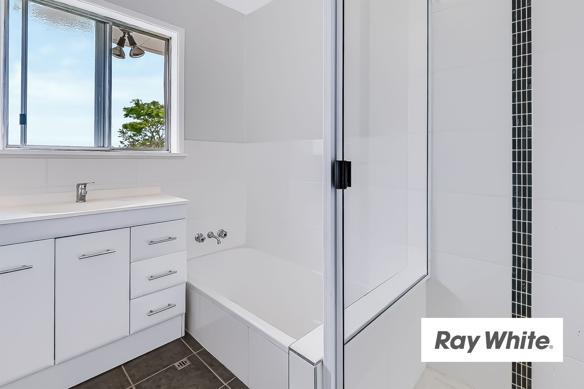 14 Pandeen Road — photo 9 of 13