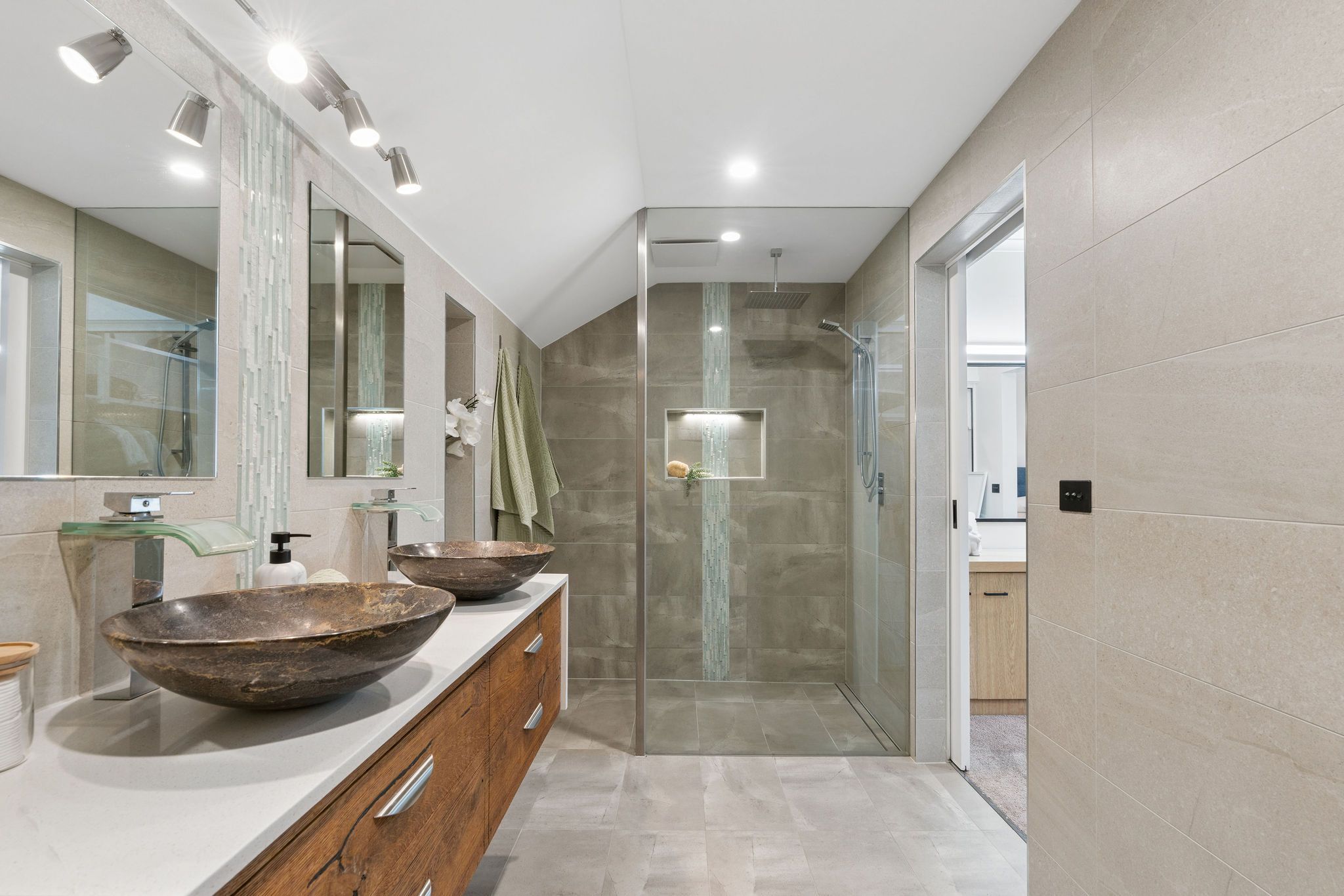 8 Burgess Drive — photo 9 of 21