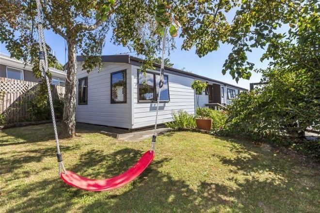 13 La Perouse Street, Botany Downs, Manukau City