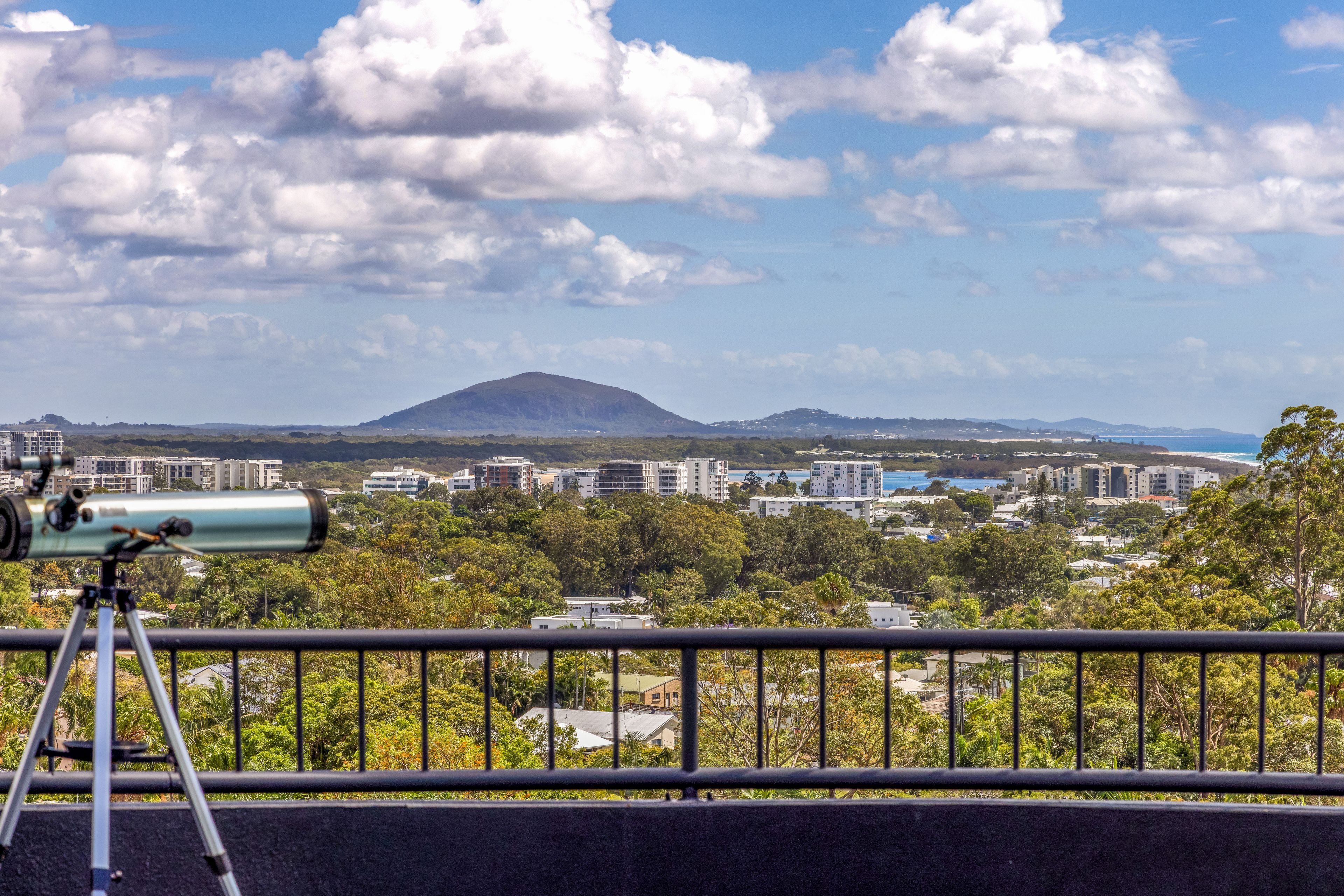 33 Yakola Parade, Alexandra Headland QLD 4572