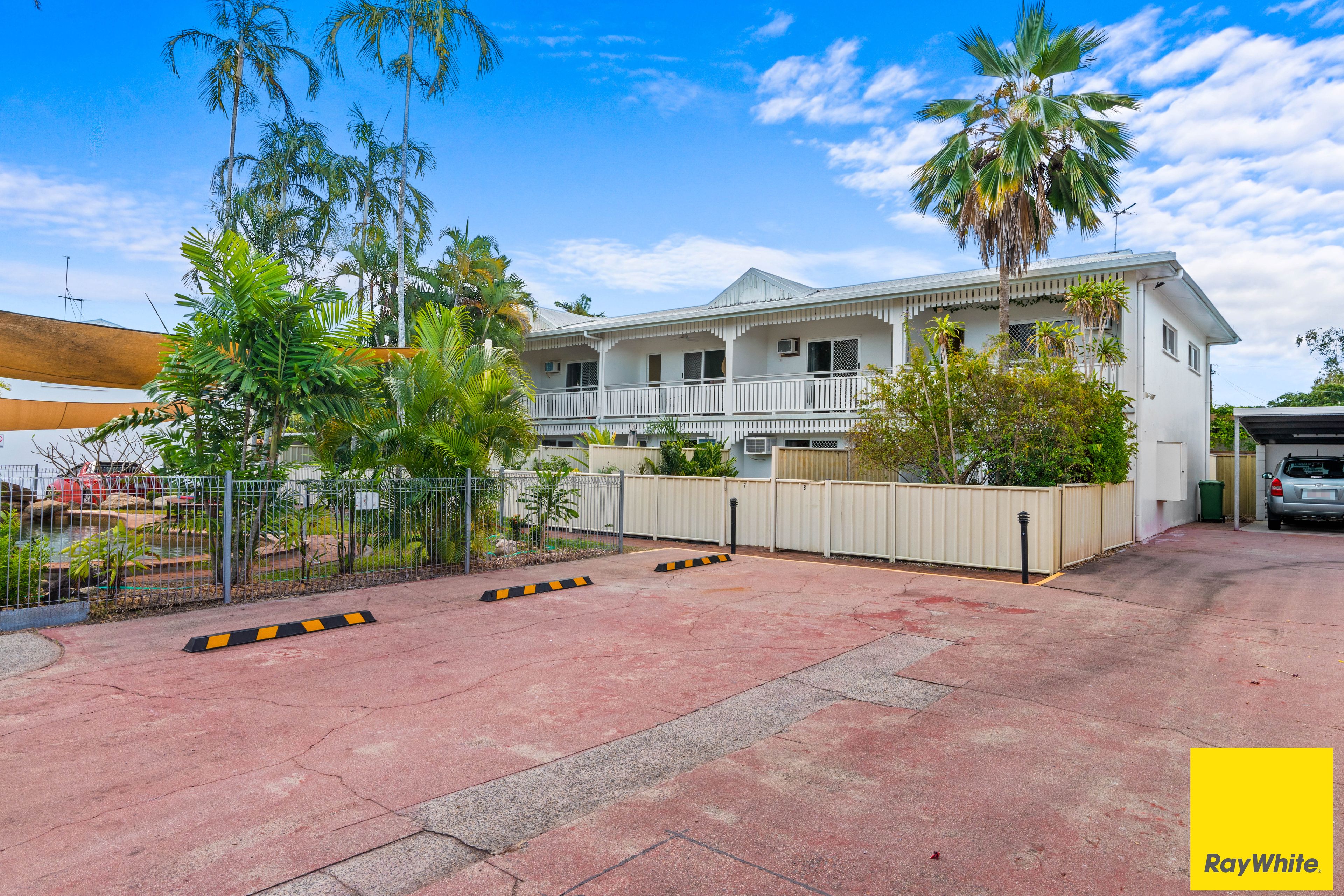 6-10 Palm Street, Holloways Beach QLD 4878