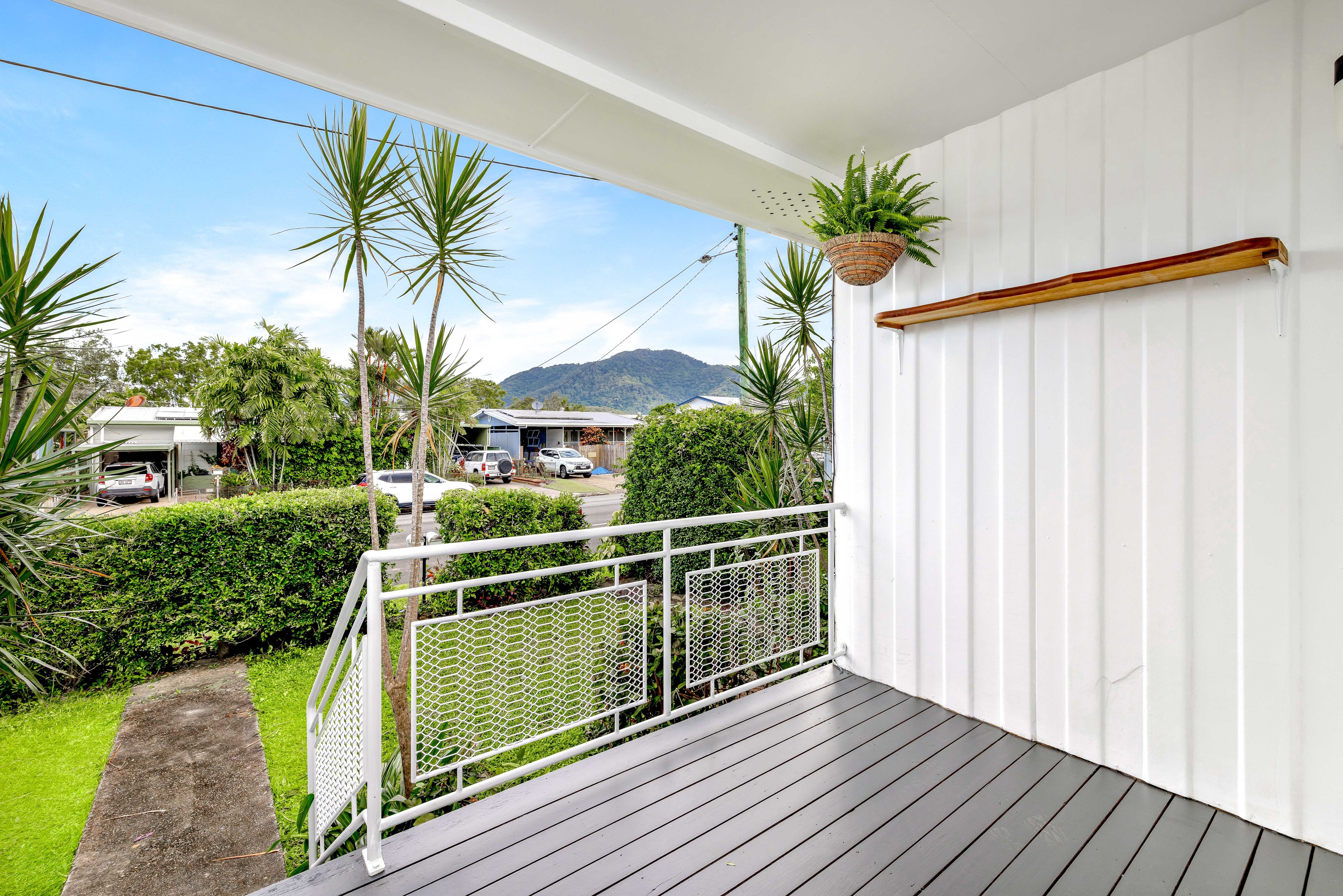 196 Greenslopes Street — photo 11 of 23