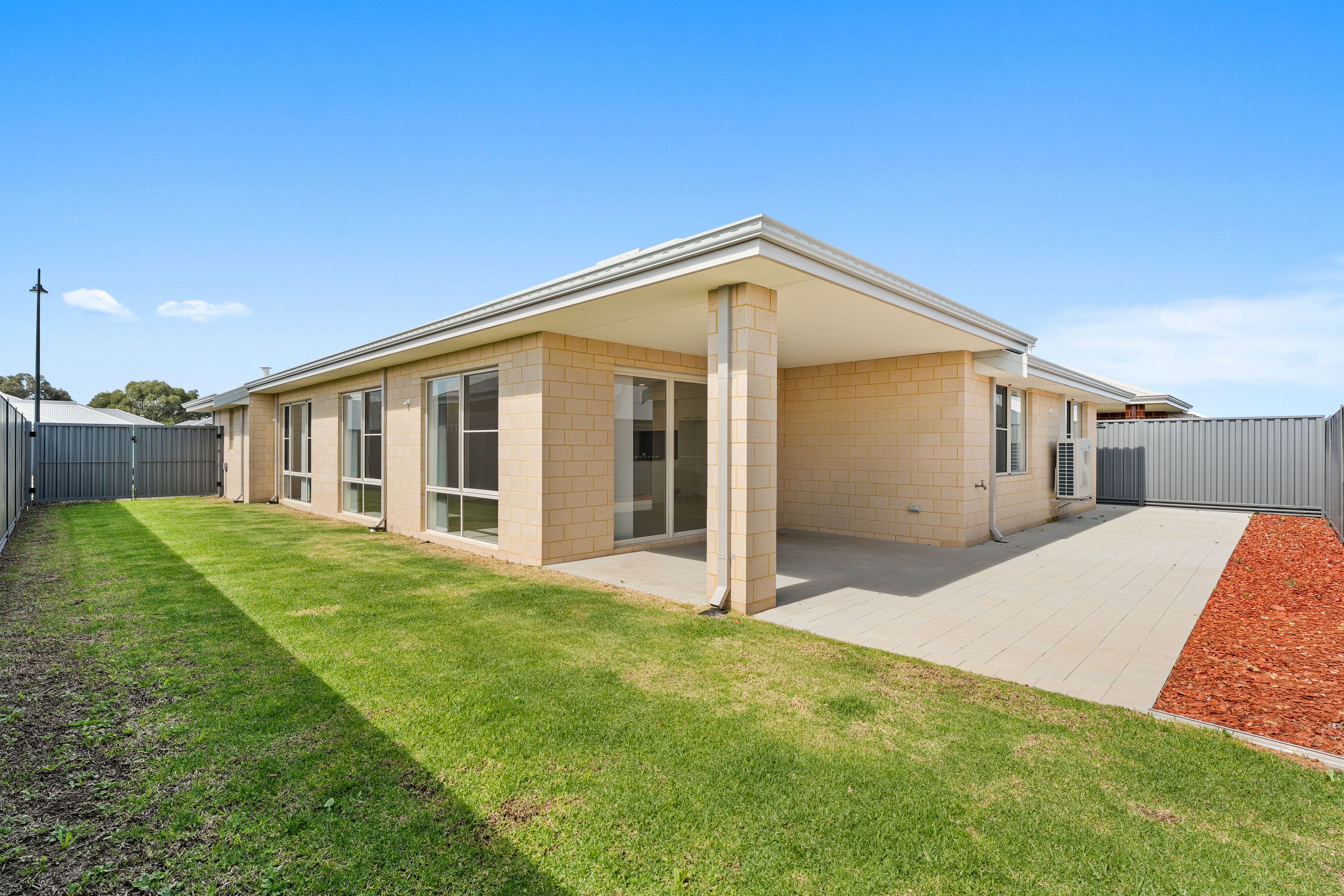 4 Bennetts Way — photo 4 of 30