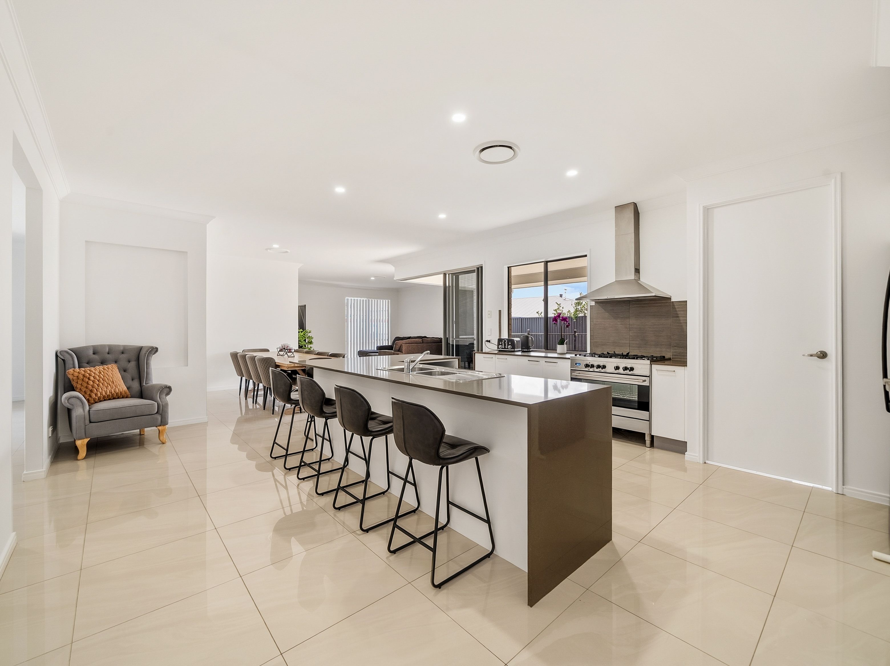 7 Mckavanagh Street — photo 4 of 30